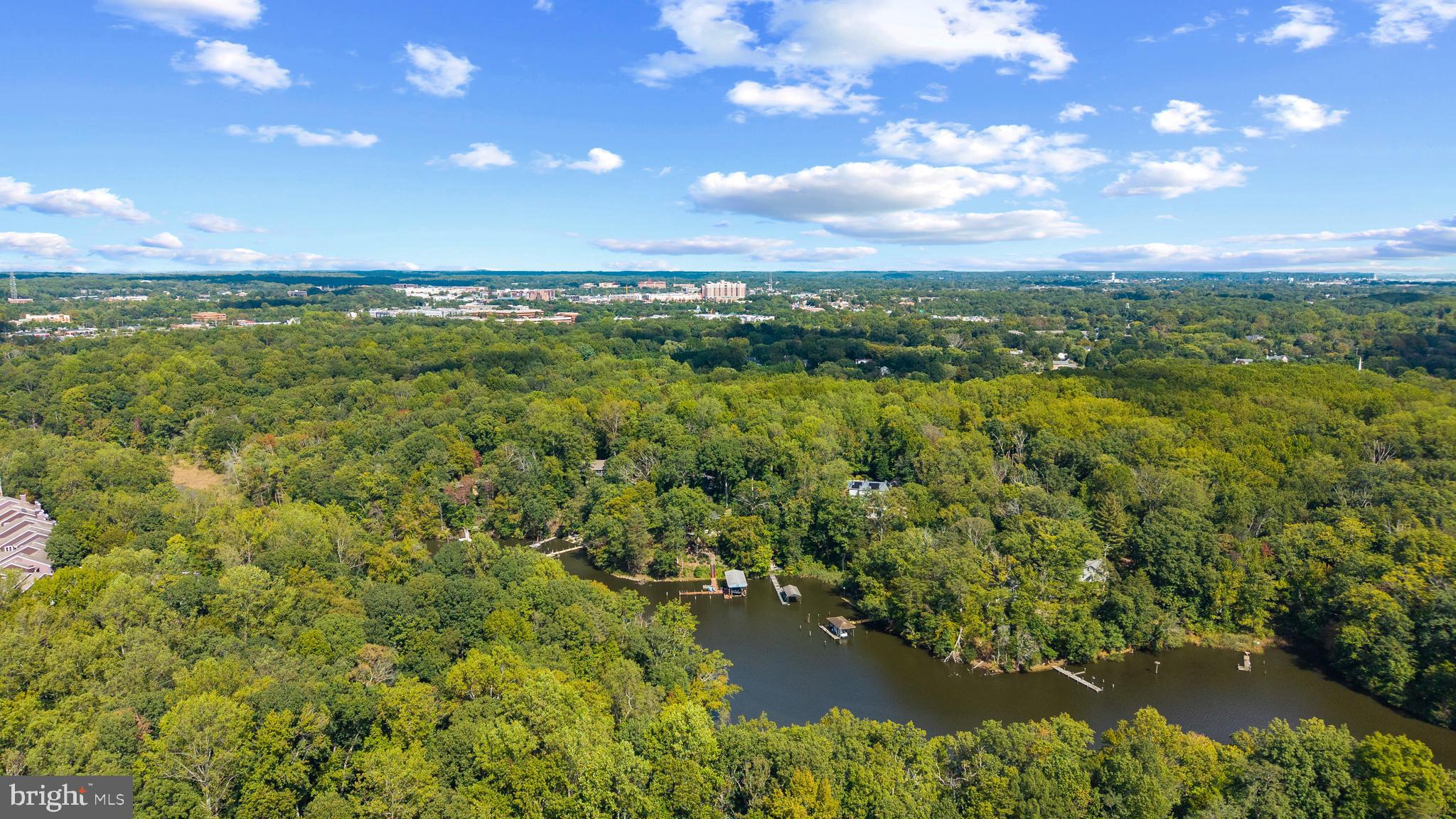 WALLACE MANOR - Residential