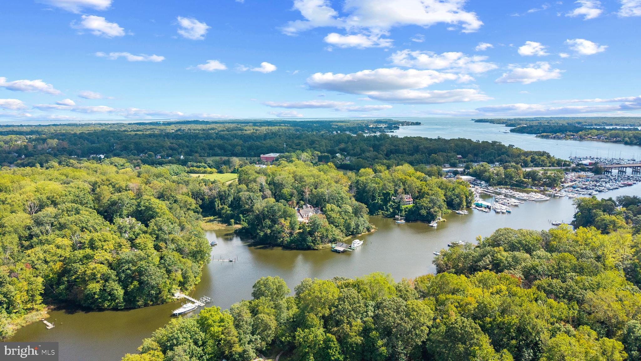 WALLACE MANOR - Residential