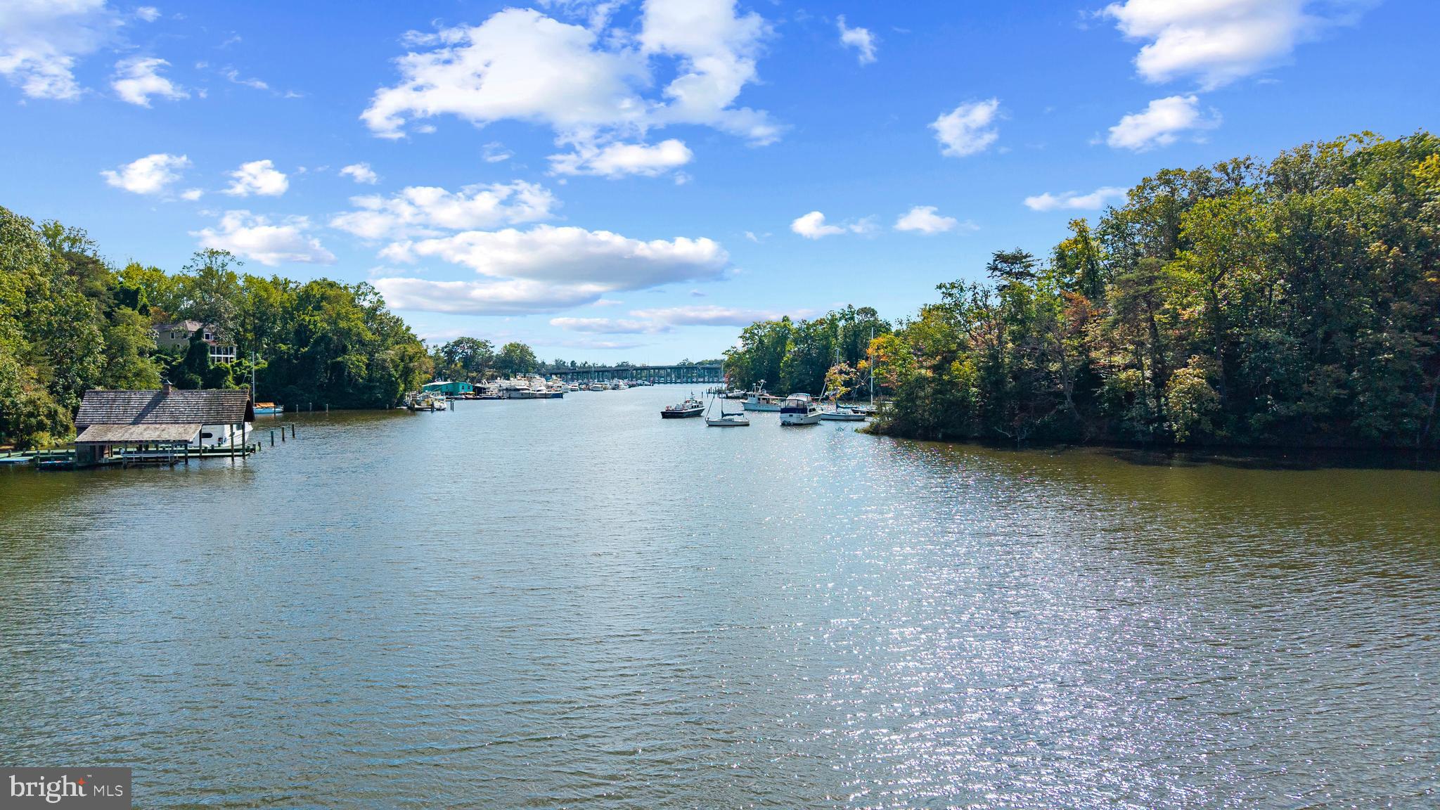 WALLACE MANOR - Residential