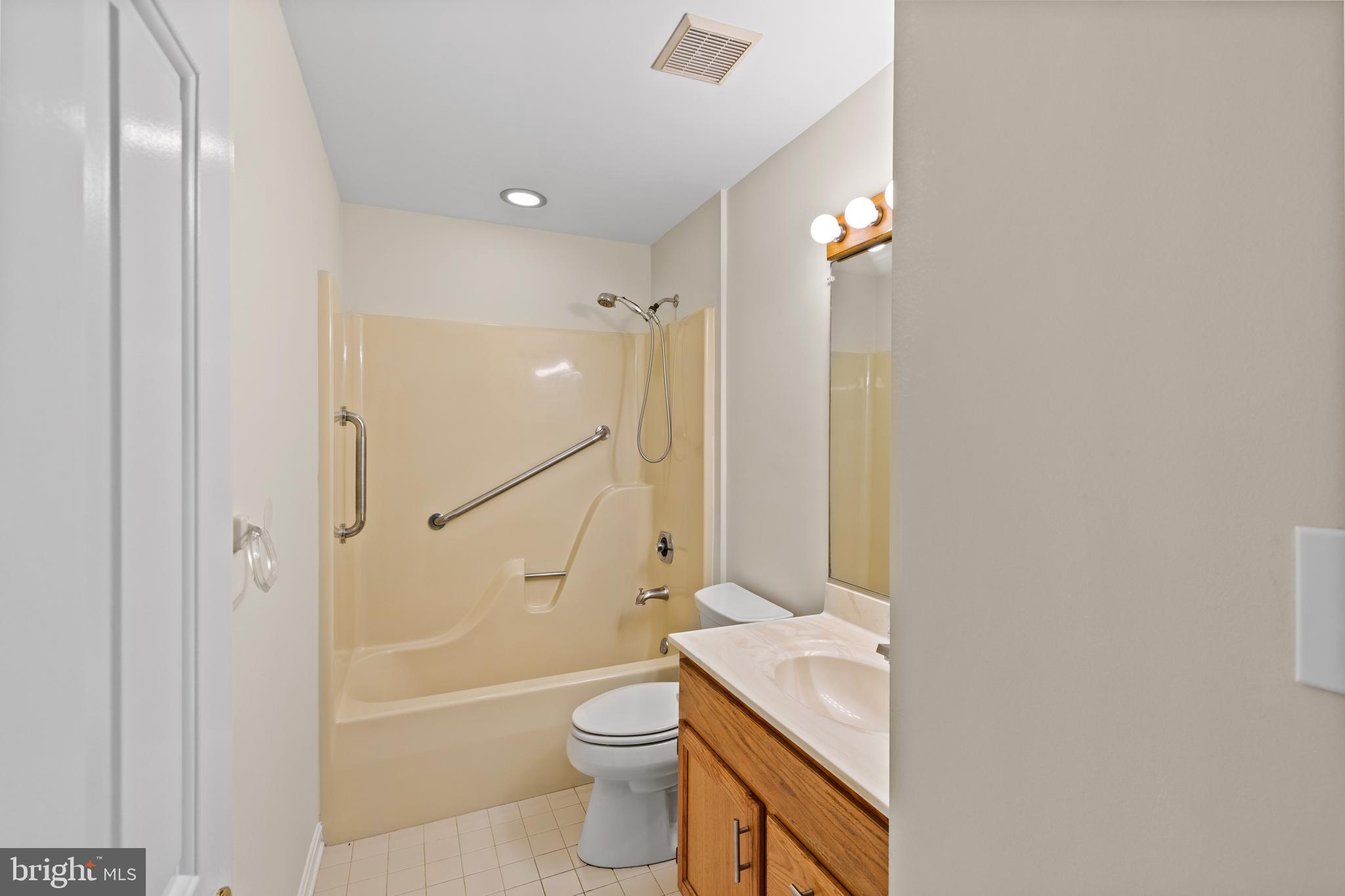 WALLACE MANOR - Residential