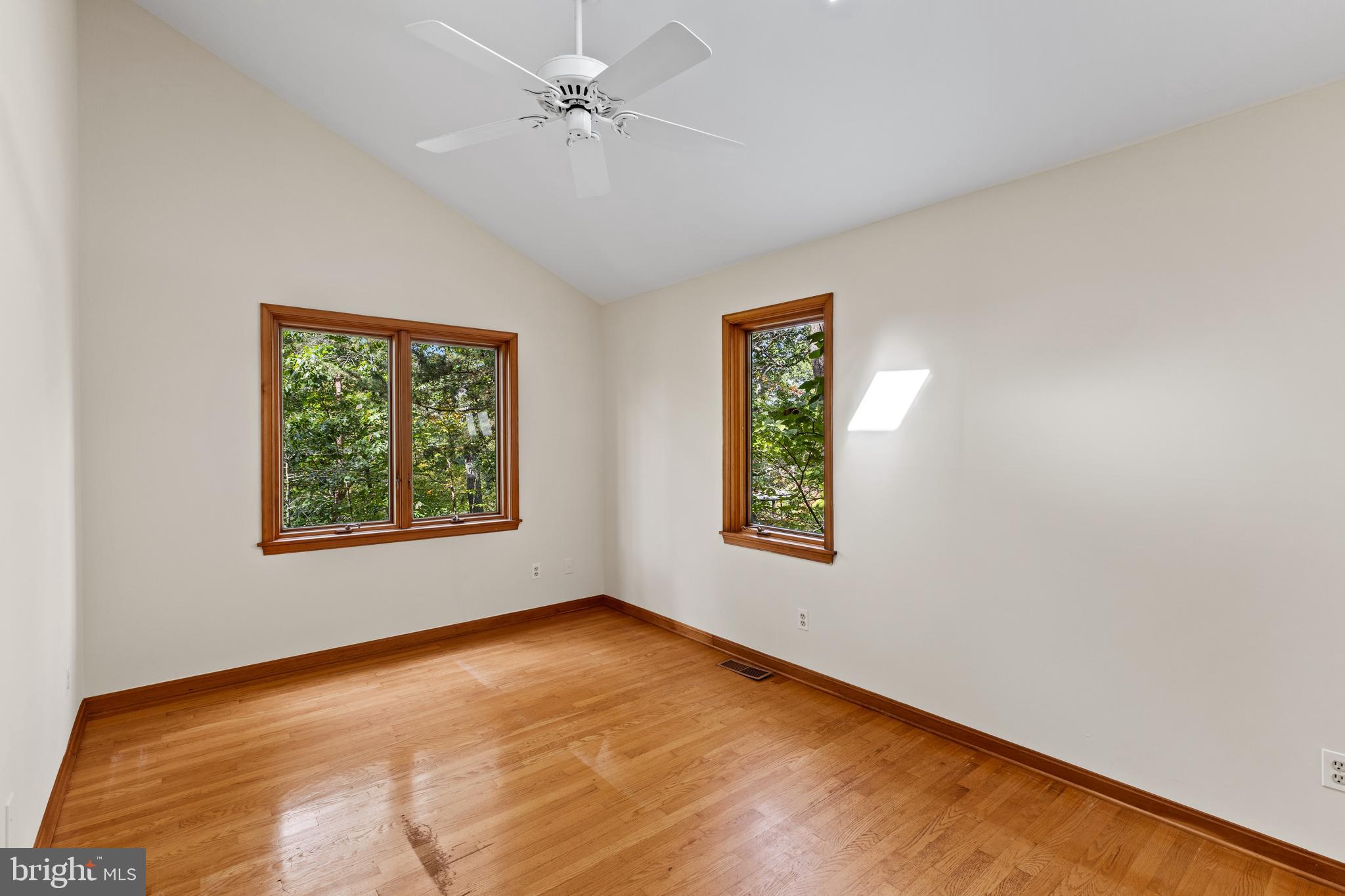 WALLACE MANOR - Residential