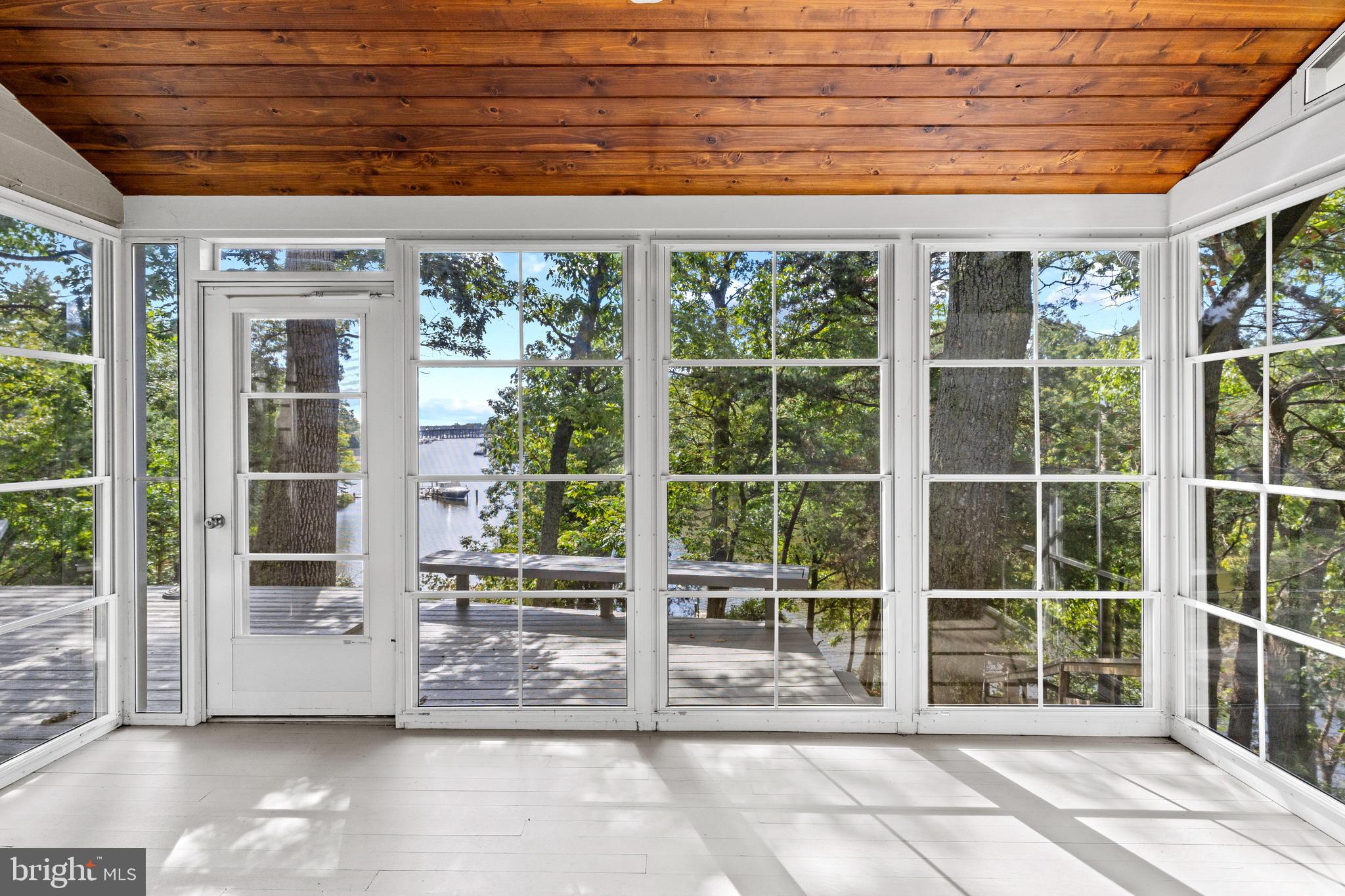 WALLACE MANOR - Residential