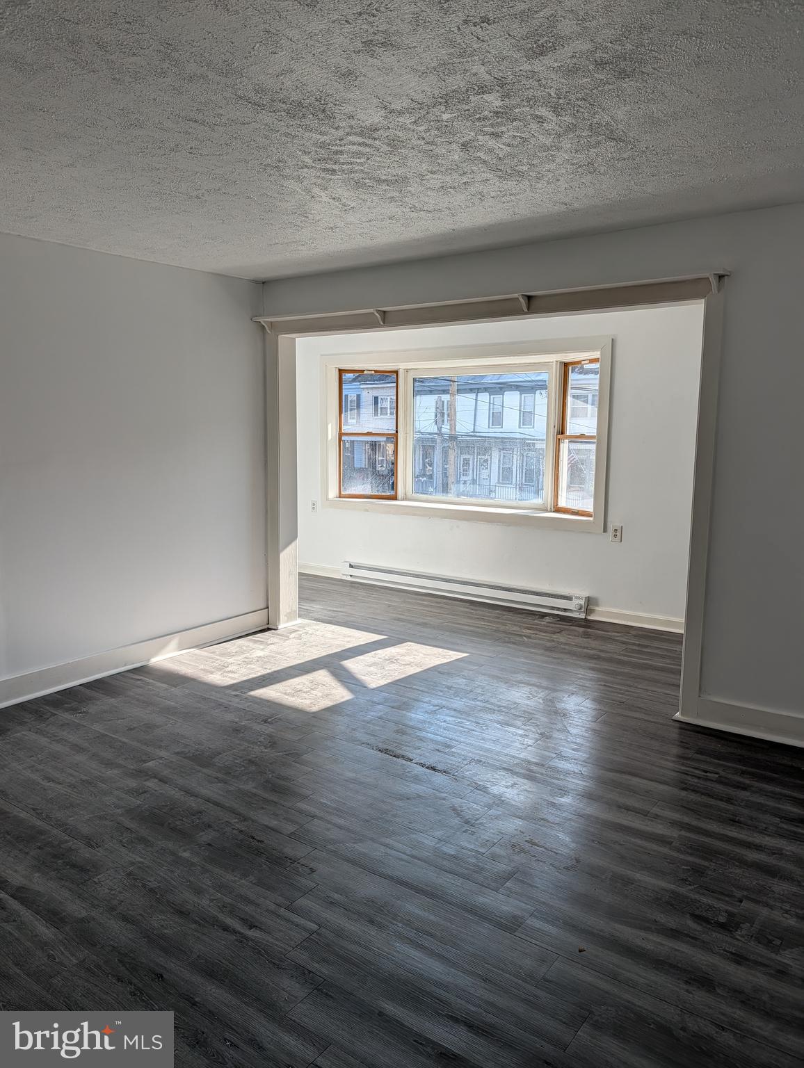 YORKVILLE - Commercial Sale