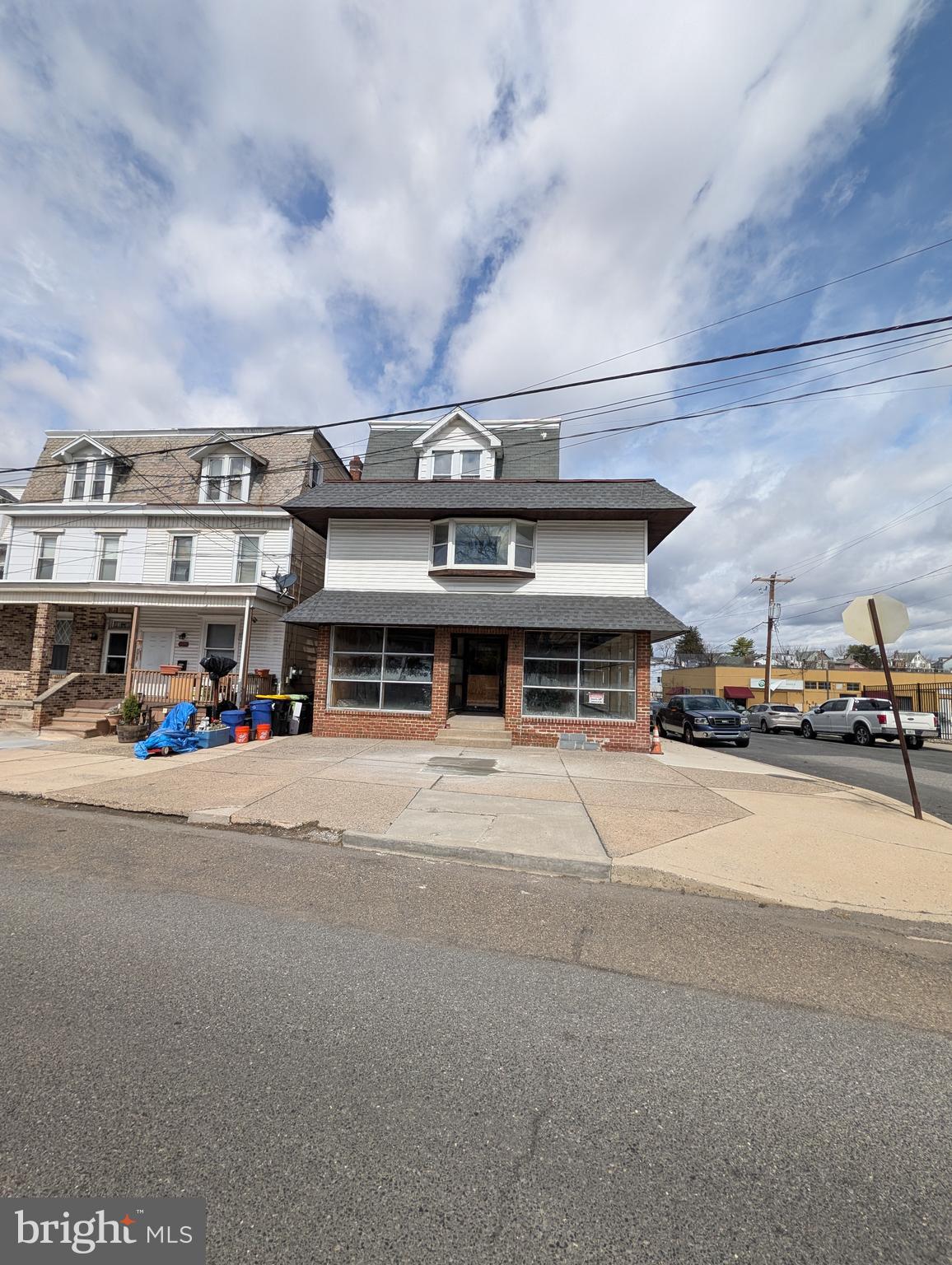 YORKVILLE - Commercial Sale