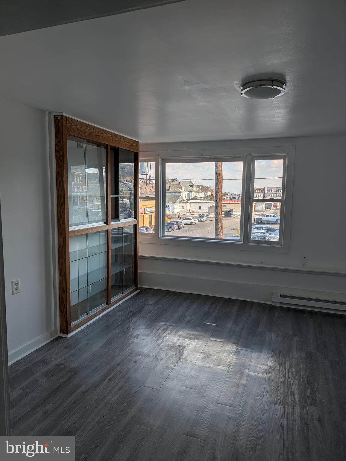 YORKVILLE - Commercial Sale