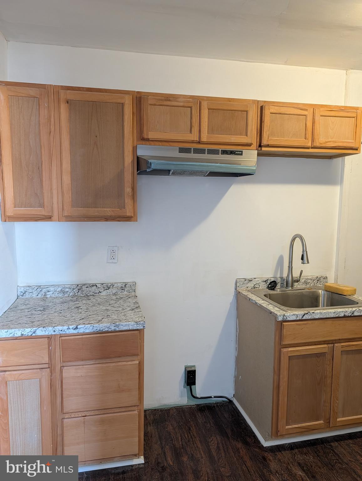 YORKVILLE - Commercial Sale