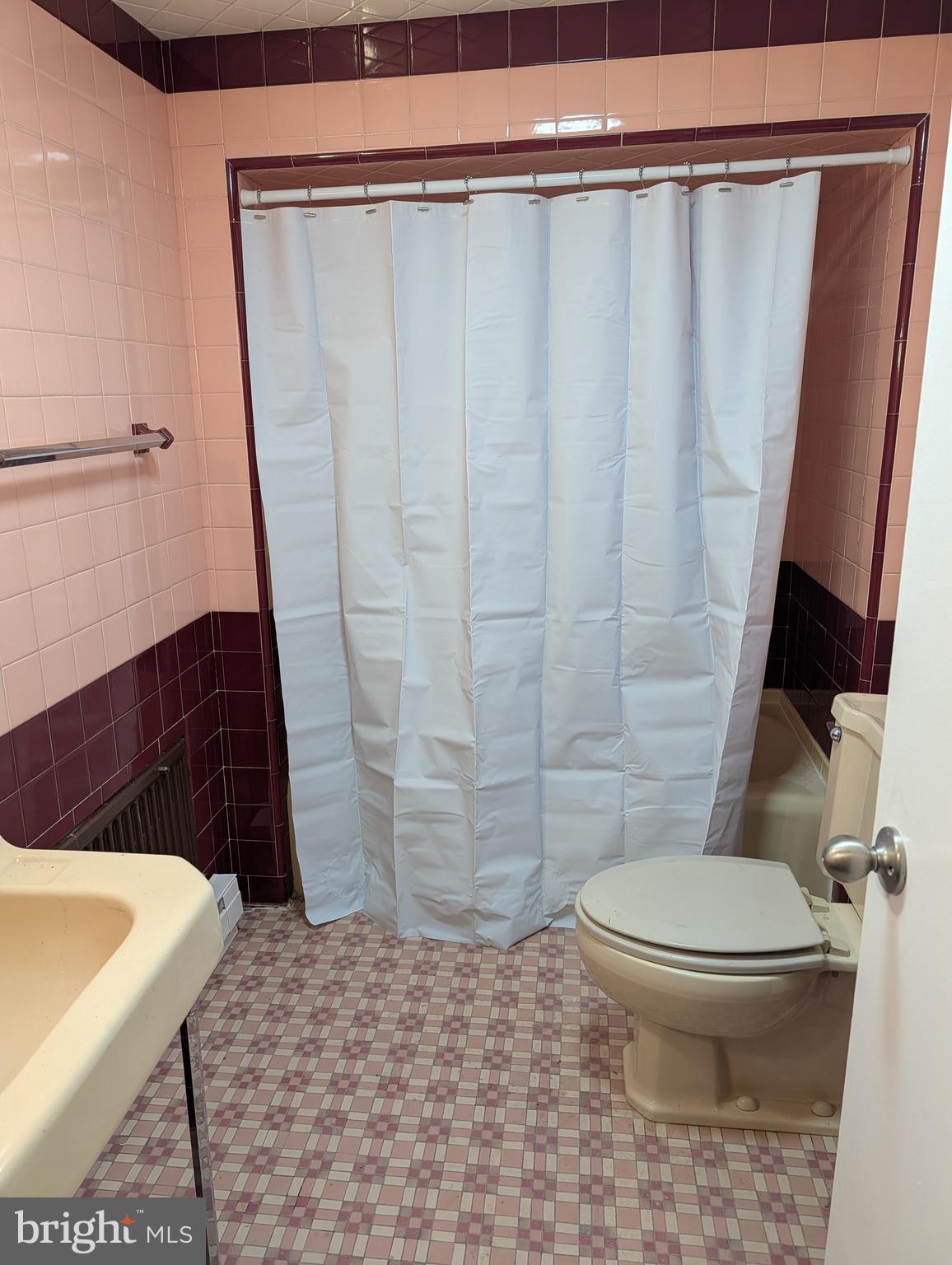 YORKVILLE - Commercial Sale