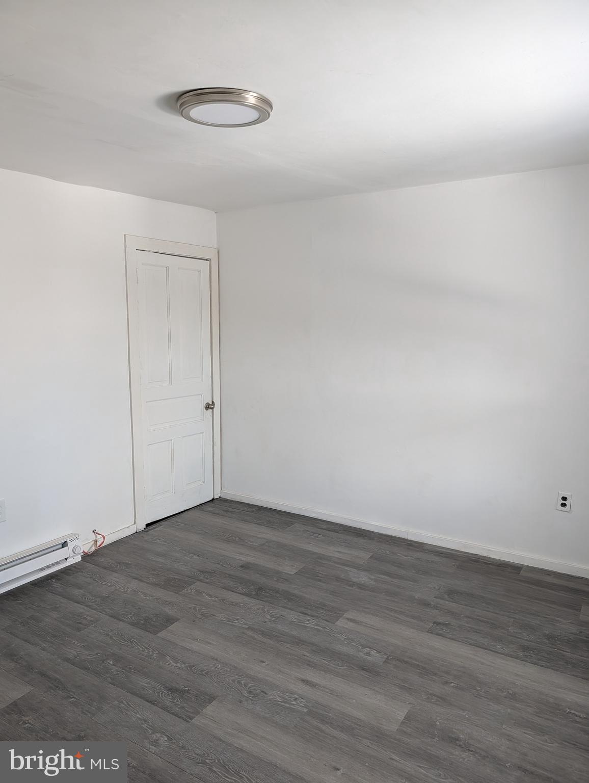 YORKVILLE - Commercial Sale