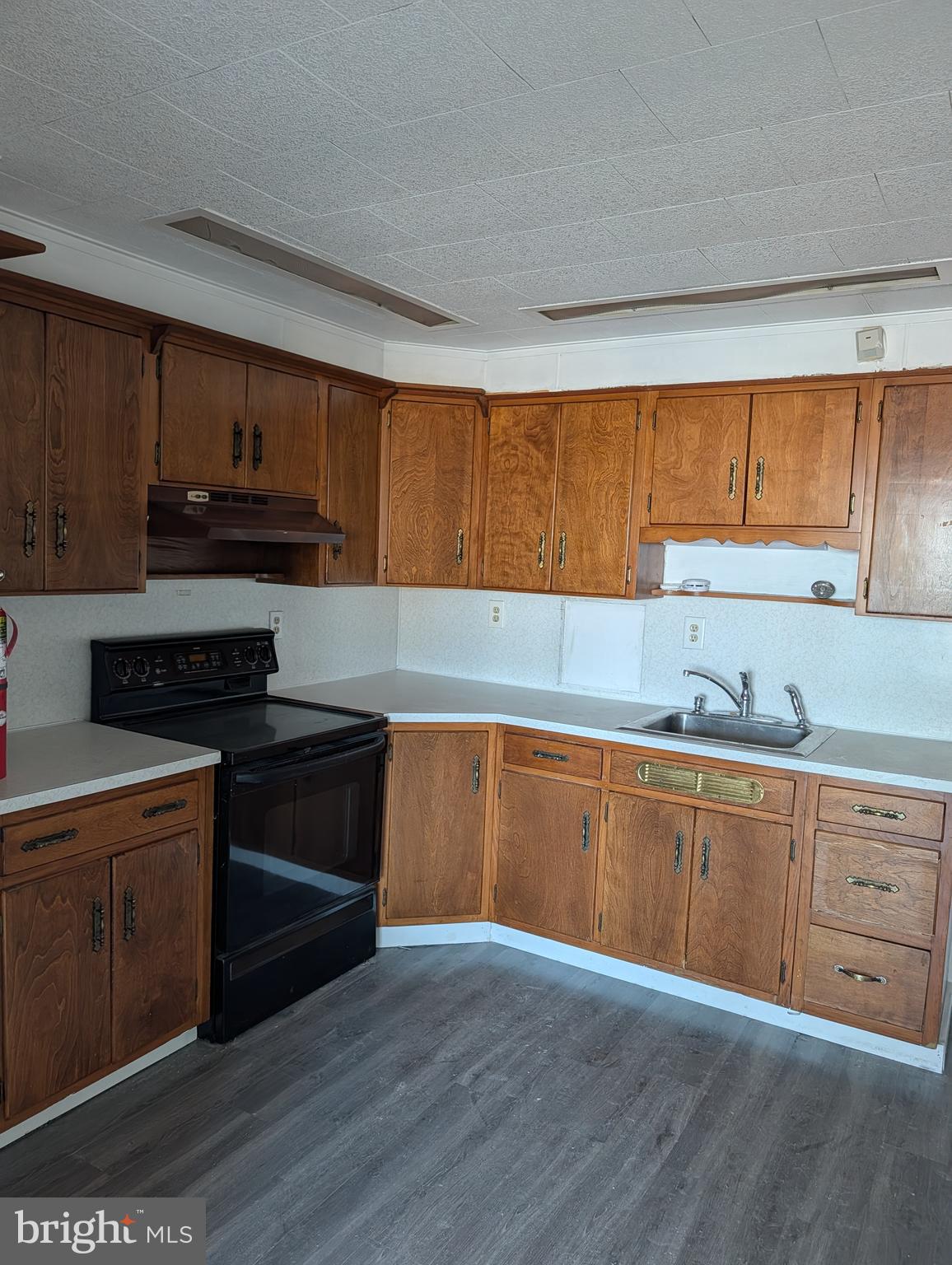 YORKVILLE - Commercial Sale