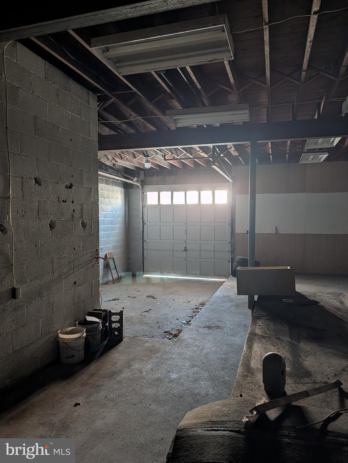 YORKVILLE - Commercial Sale