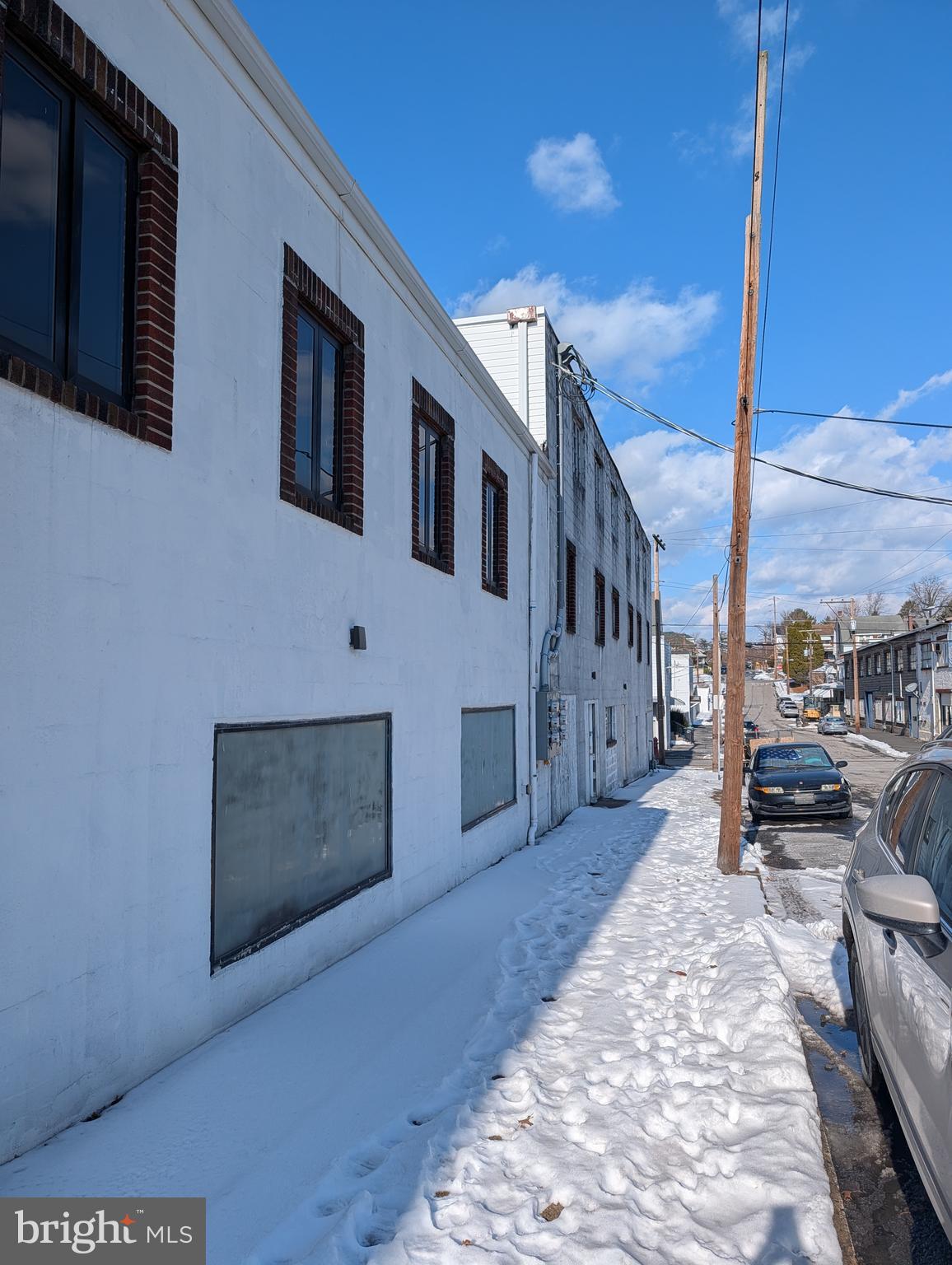 YORKVILLE - Commercial Sale