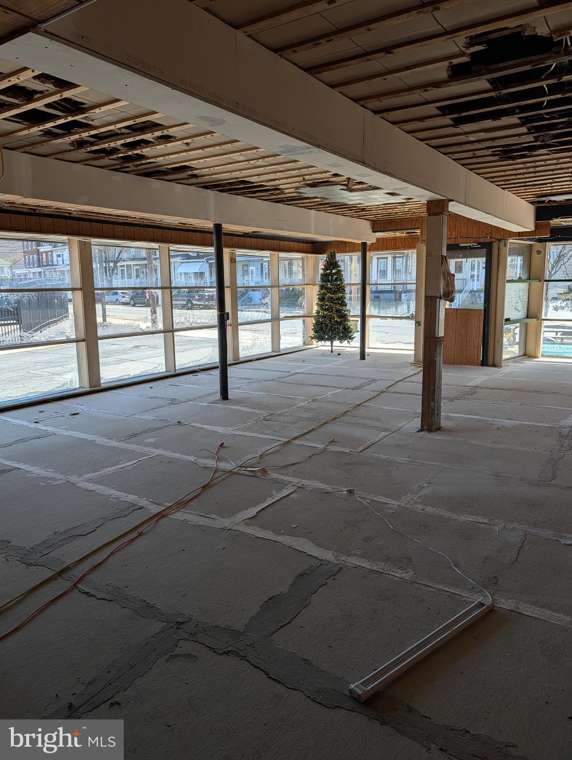 YORKVILLE - Commercial Sale