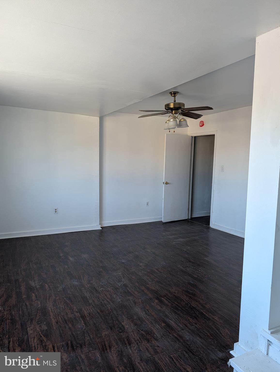 YORKVILLE - Commercial Sale