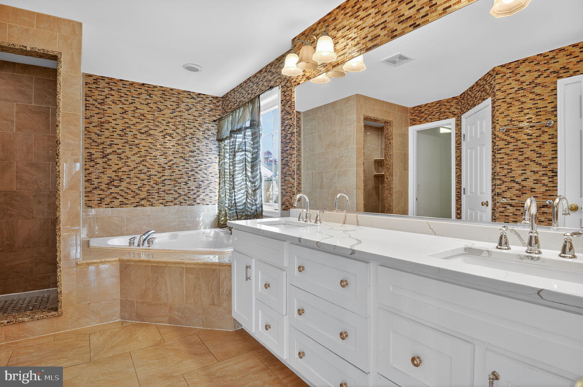 LAUREL HILL LANDBAY - Residential