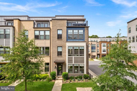 Photo of 1650 Bandit Loop, RESTON, VA 20190 (MLS # VAFX2337236)