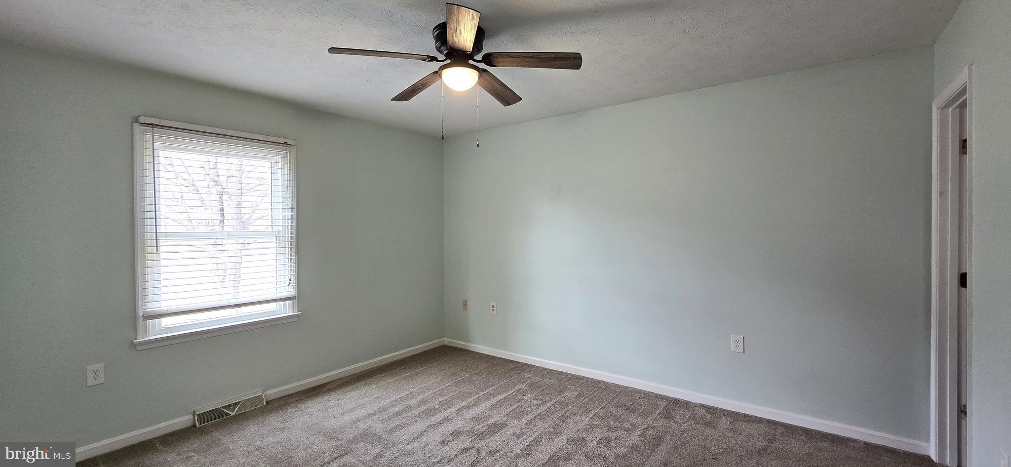 LAKE HOLIDAY ESTATES - Residential