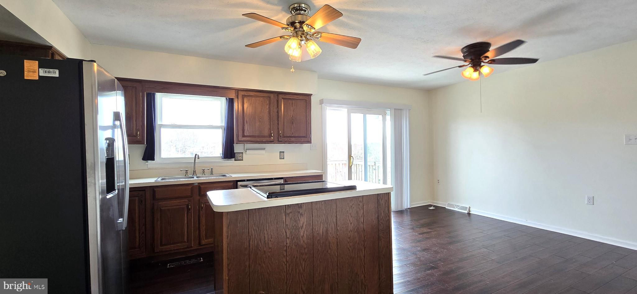 LAKE HOLIDAY ESTATES - Residential