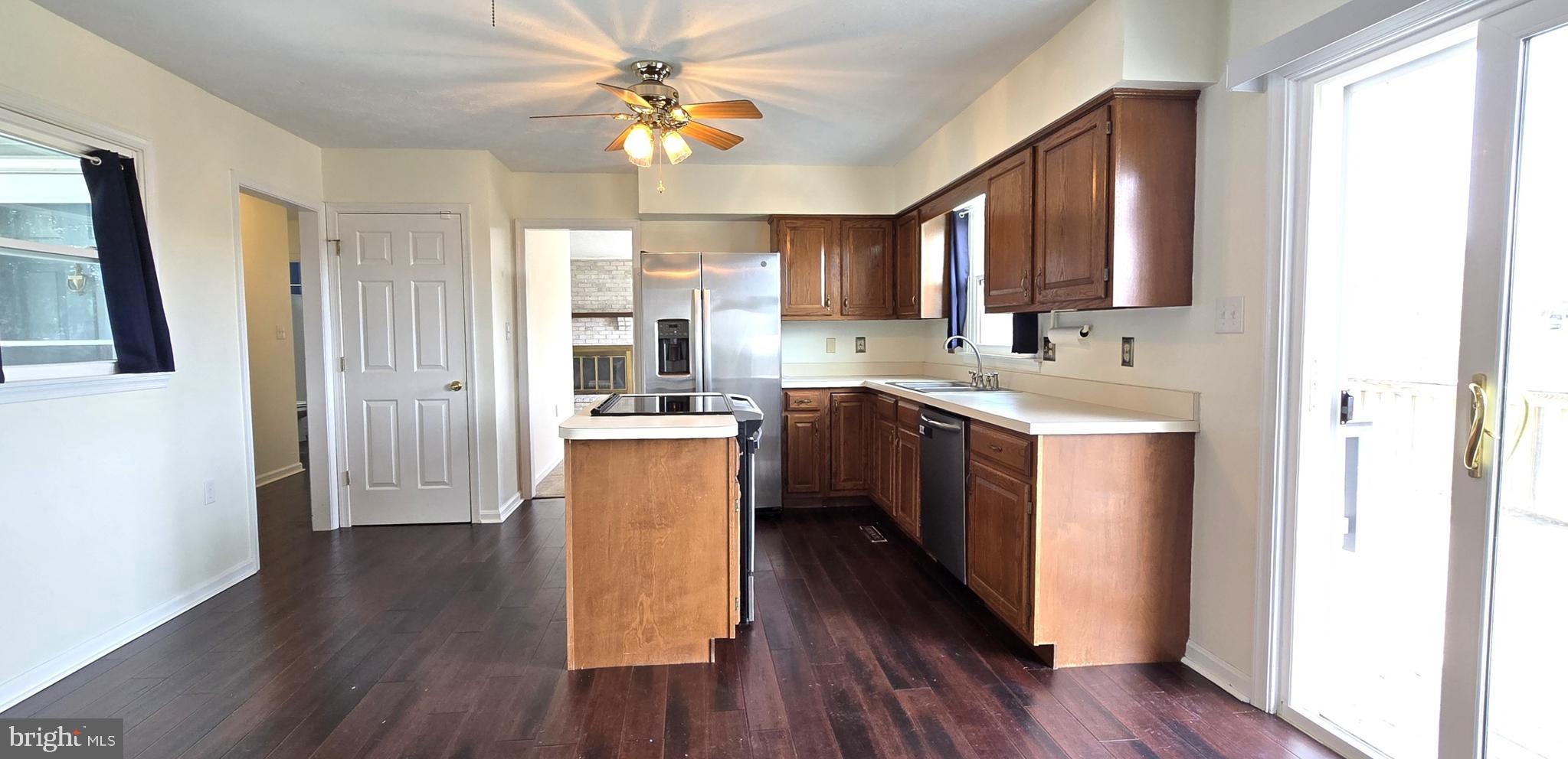 LAKE HOLIDAY ESTATES - Residential