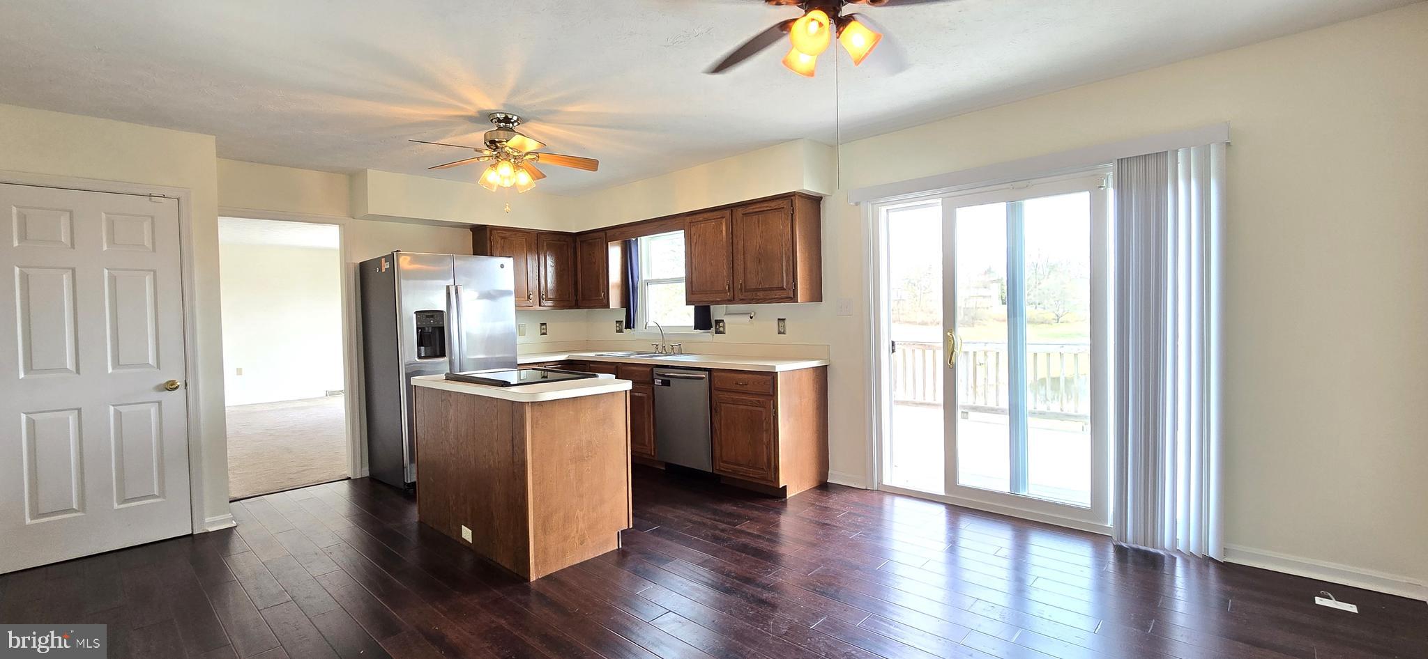 LAKE HOLIDAY ESTATES - Residential