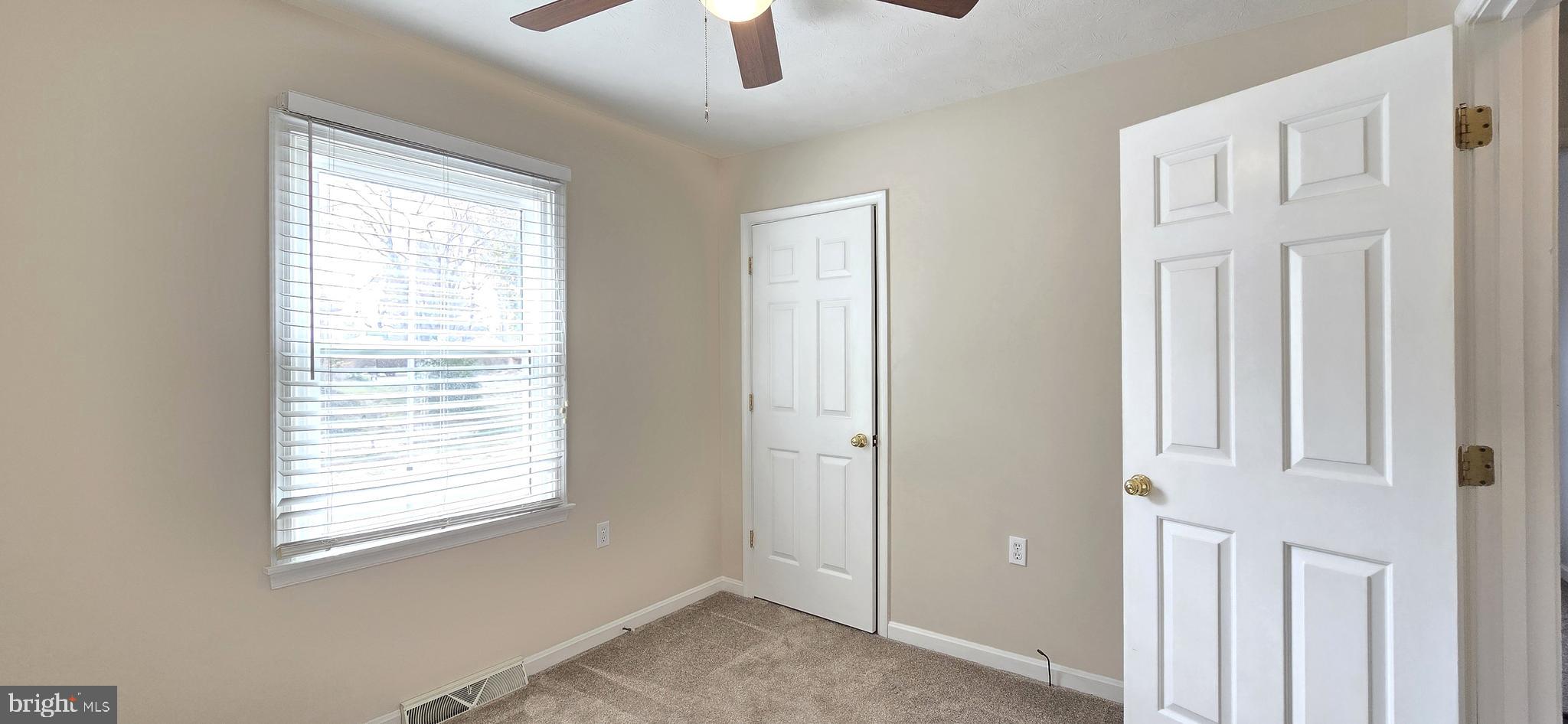 LAKE HOLIDAY ESTATES - Residential