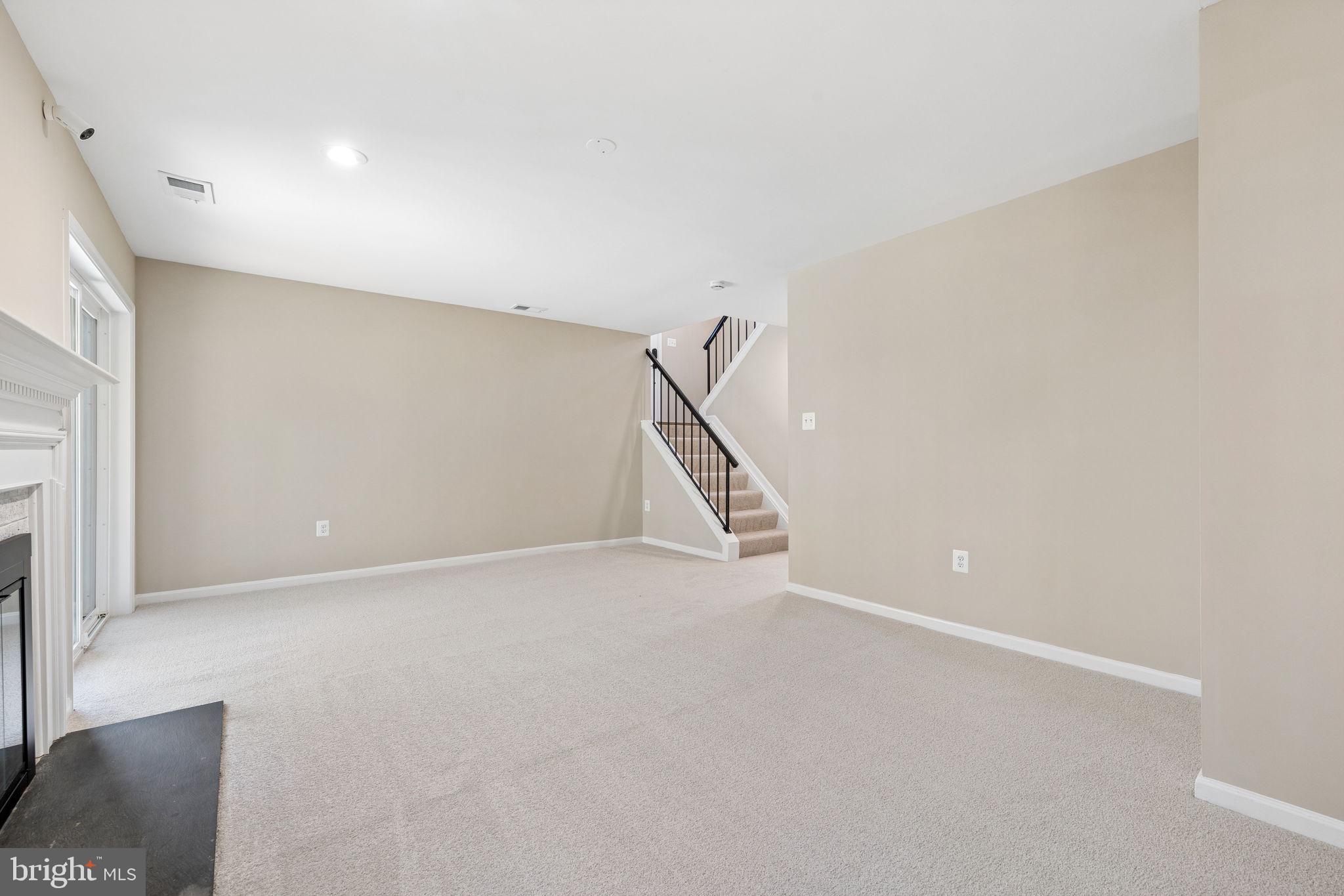 HUNTER VILLAGE - Residential