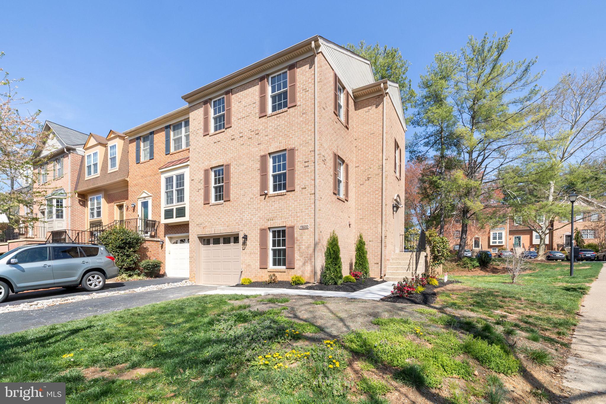 HUNTER VILLAGE - Residential