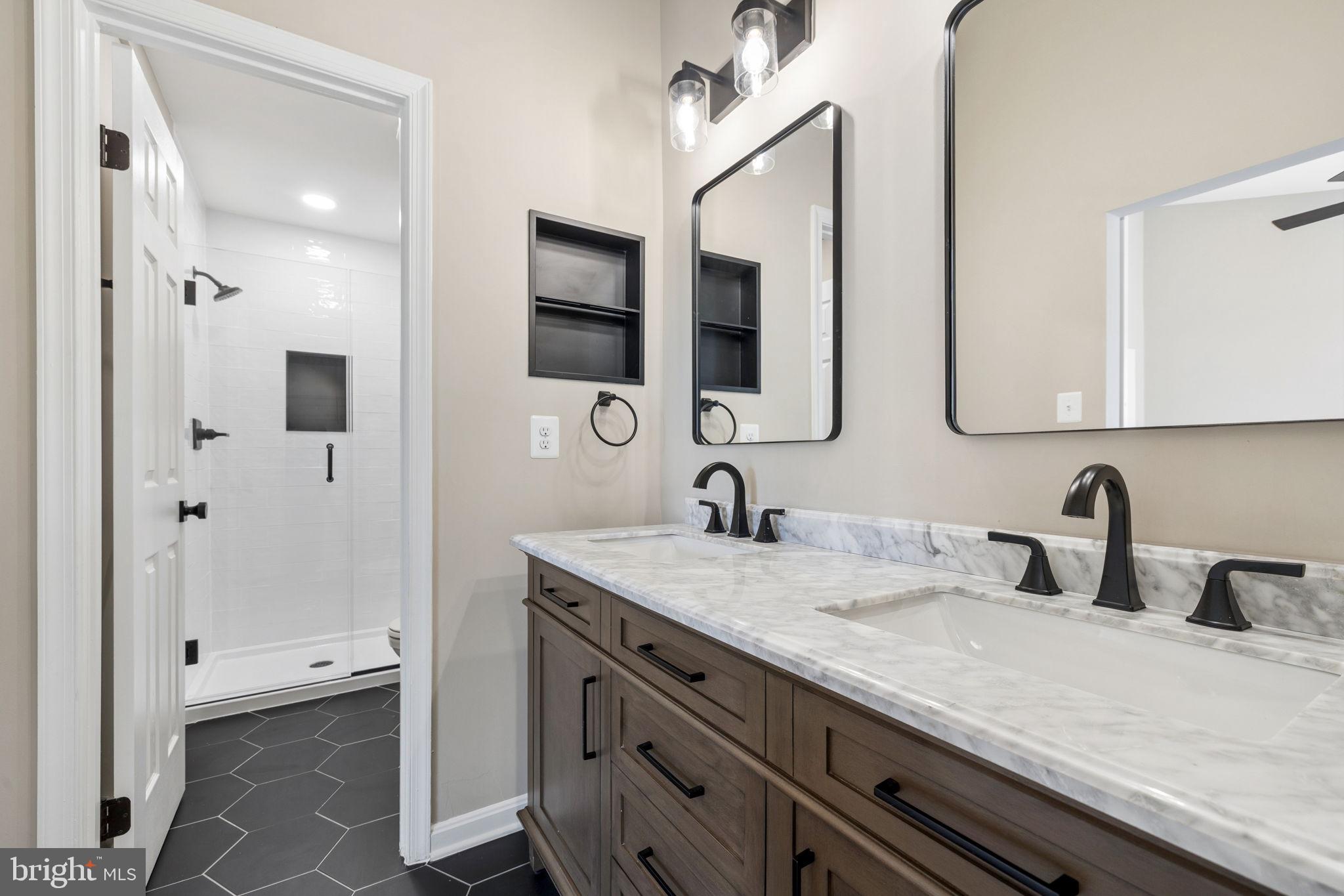 HUNTER VILLAGE - Residential