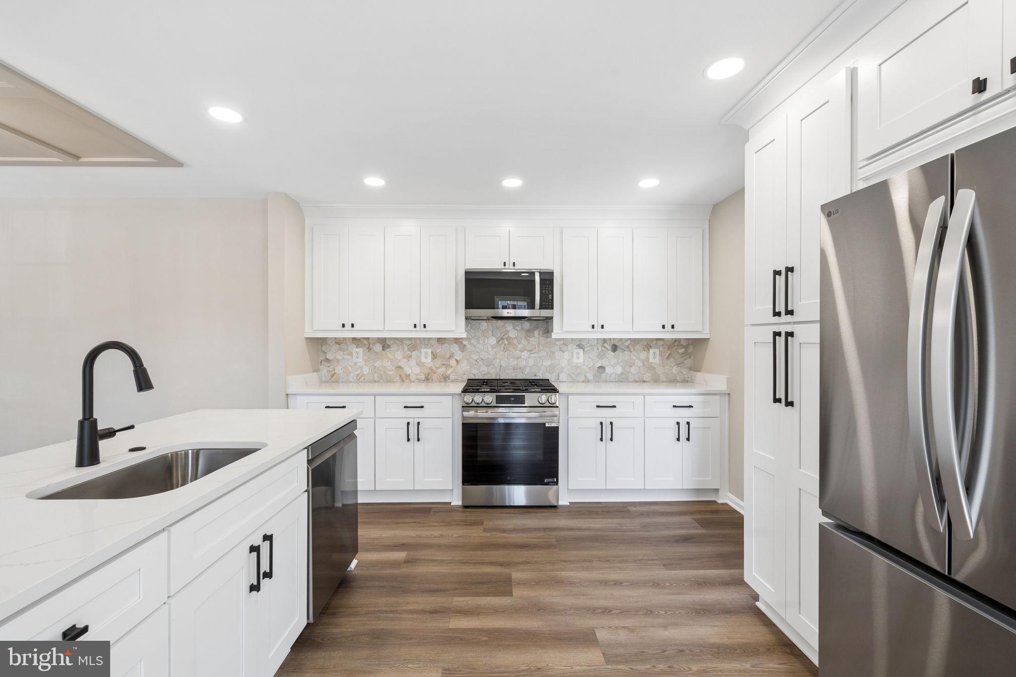 HUNTER VILLAGE - Residential