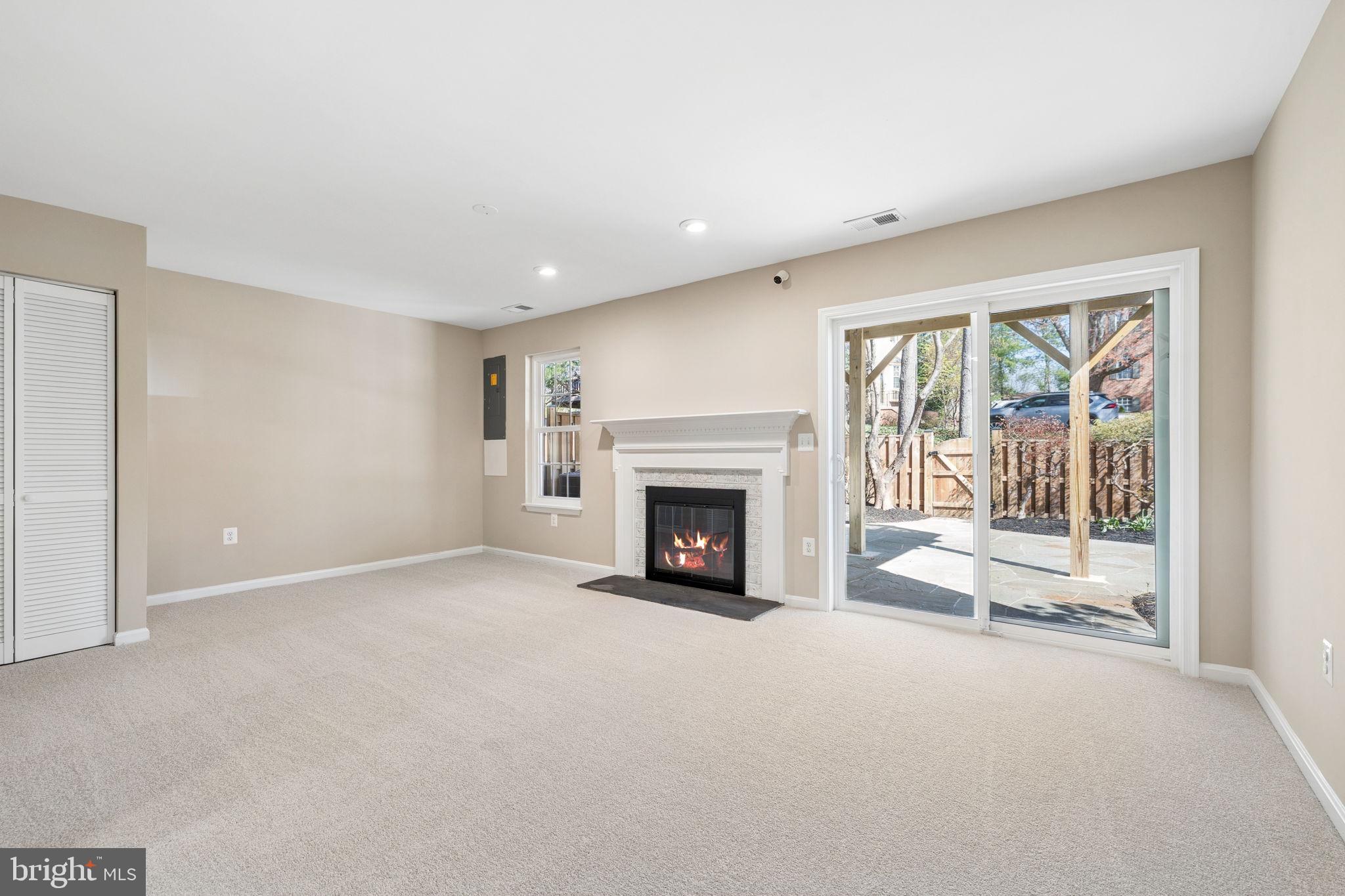 HUNTER VILLAGE - Residential