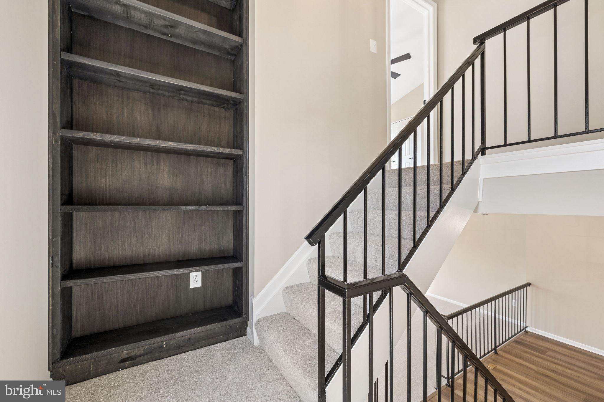 HUNTER VILLAGE - Residential