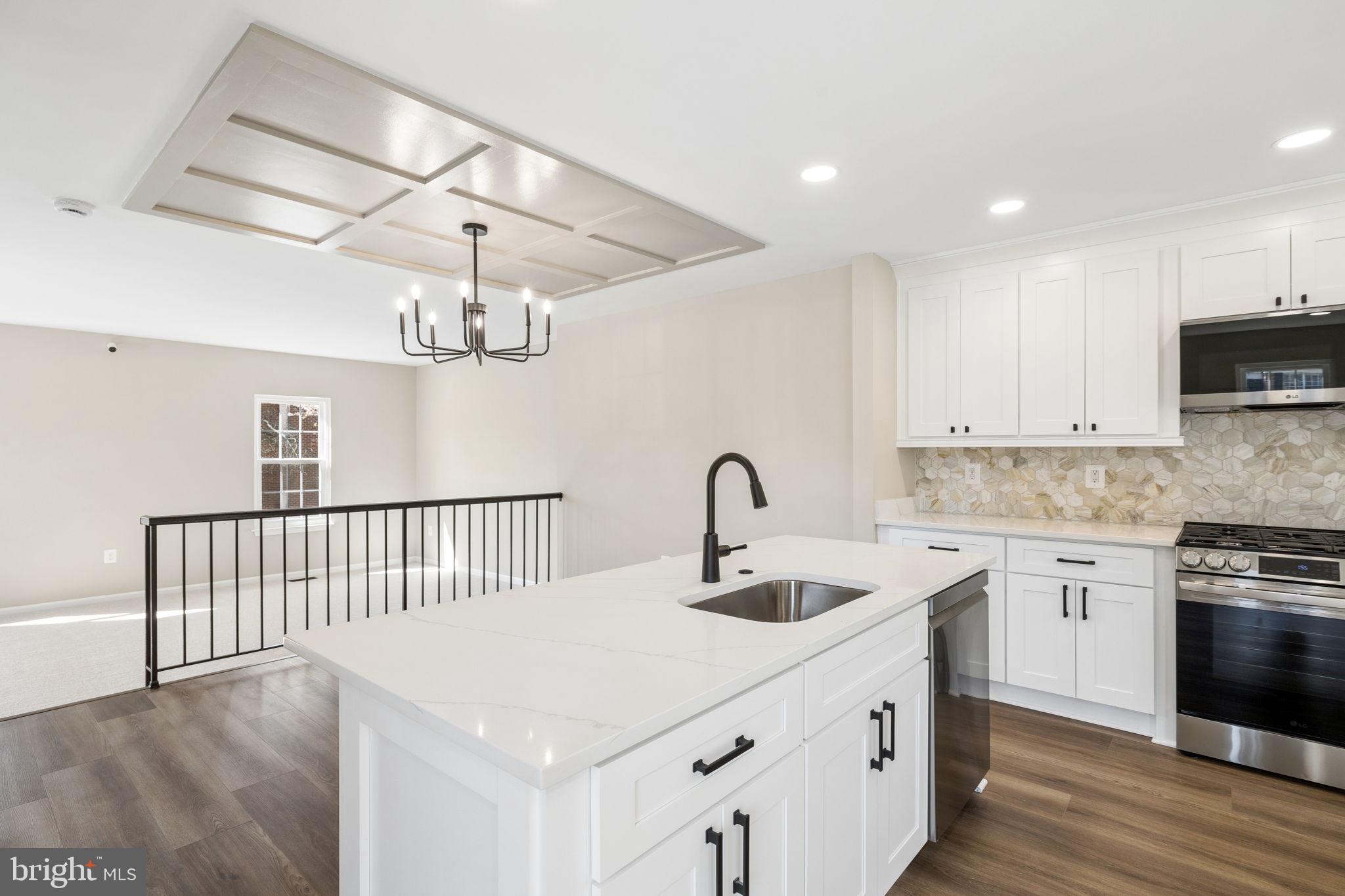 HUNTER VILLAGE - Residential