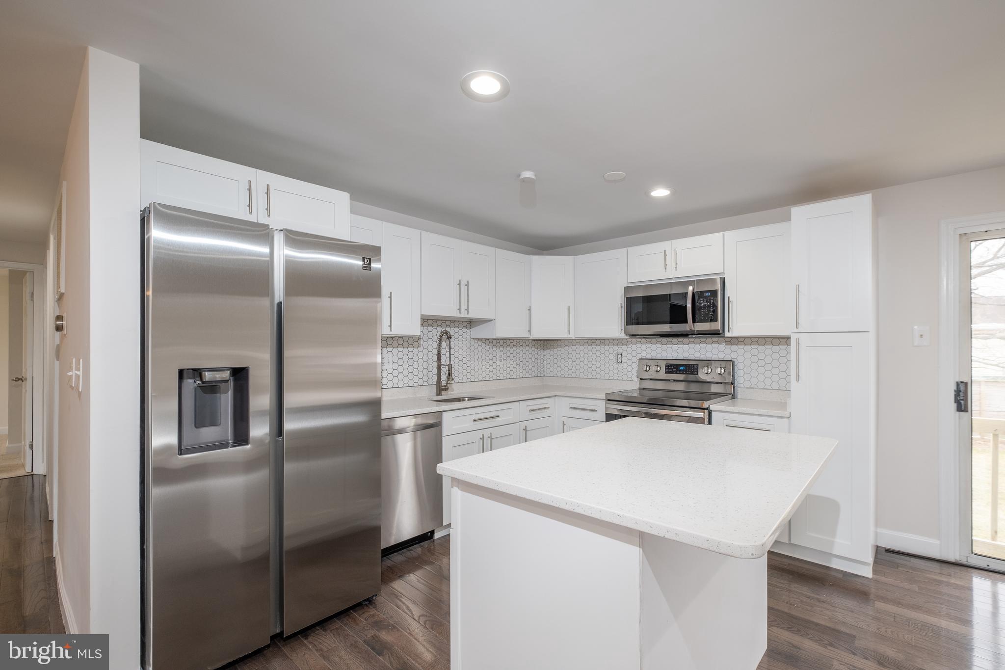 KEYSTONE MANOR - Residential