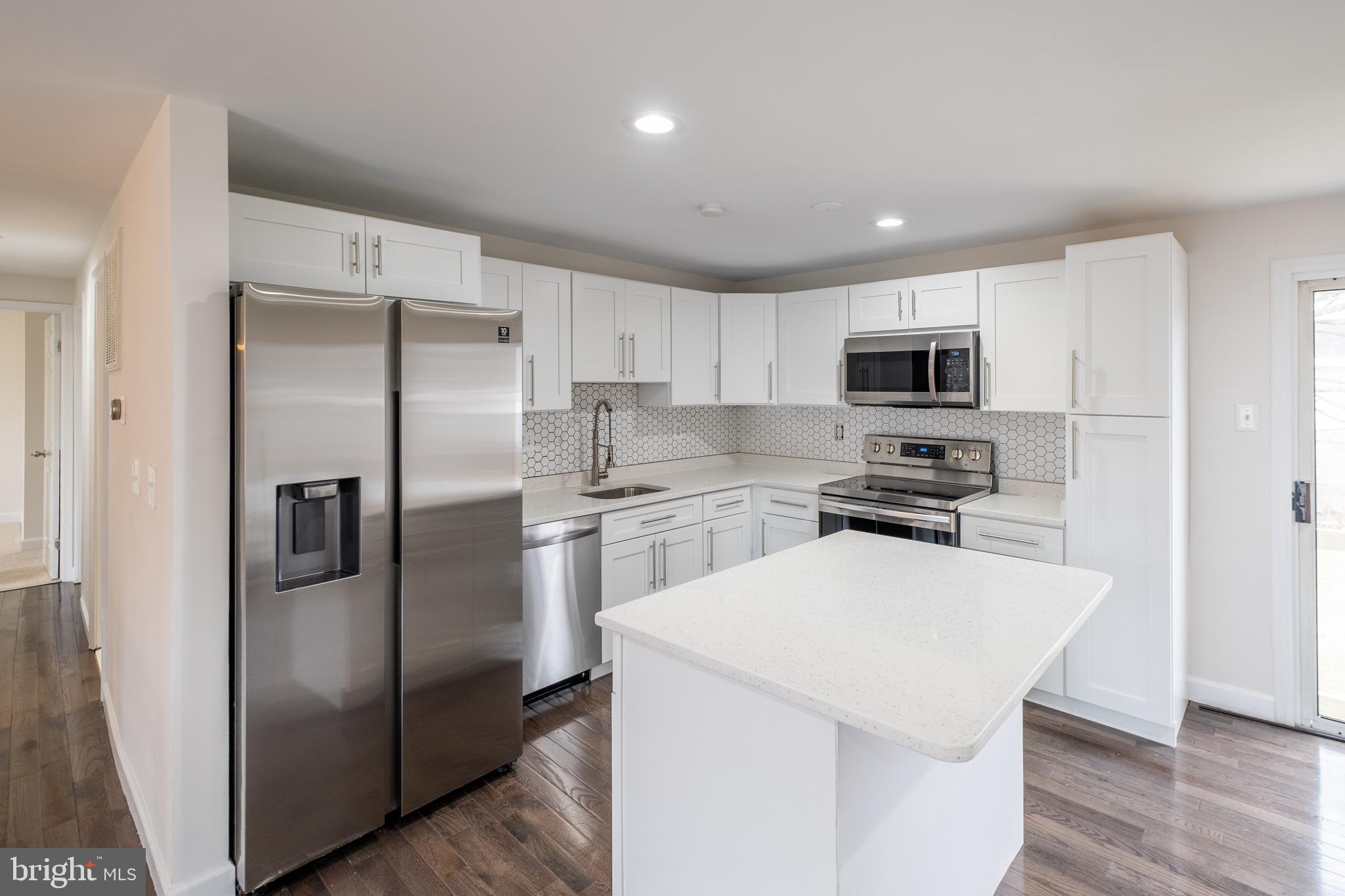 KEYSTONE MANOR - Residential