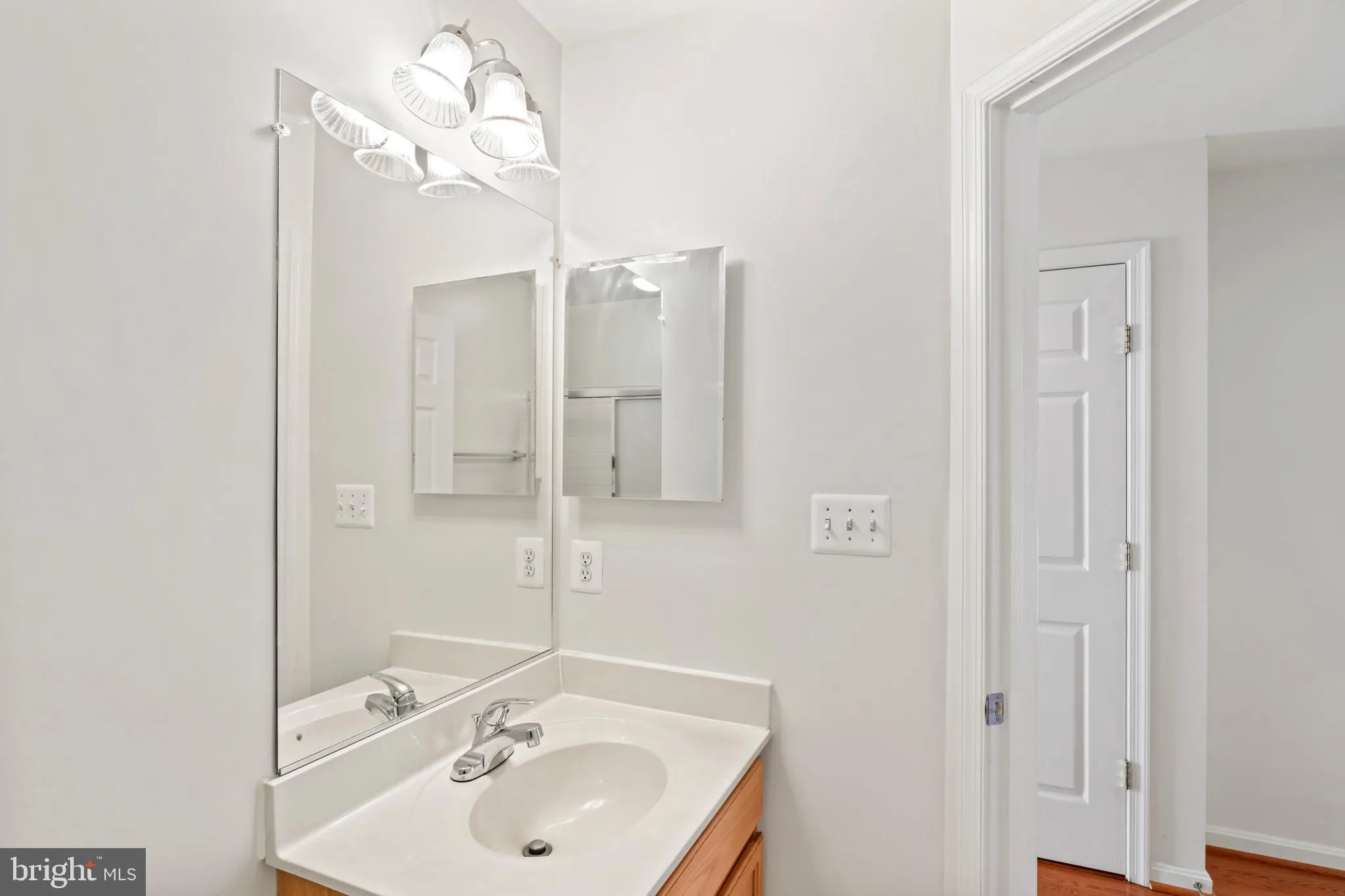 Alexandria, Virginia 22306, United States, 3 Bedrooms Bedrooms, ,4 BathroomsBathrooms,Residential,Active,166177