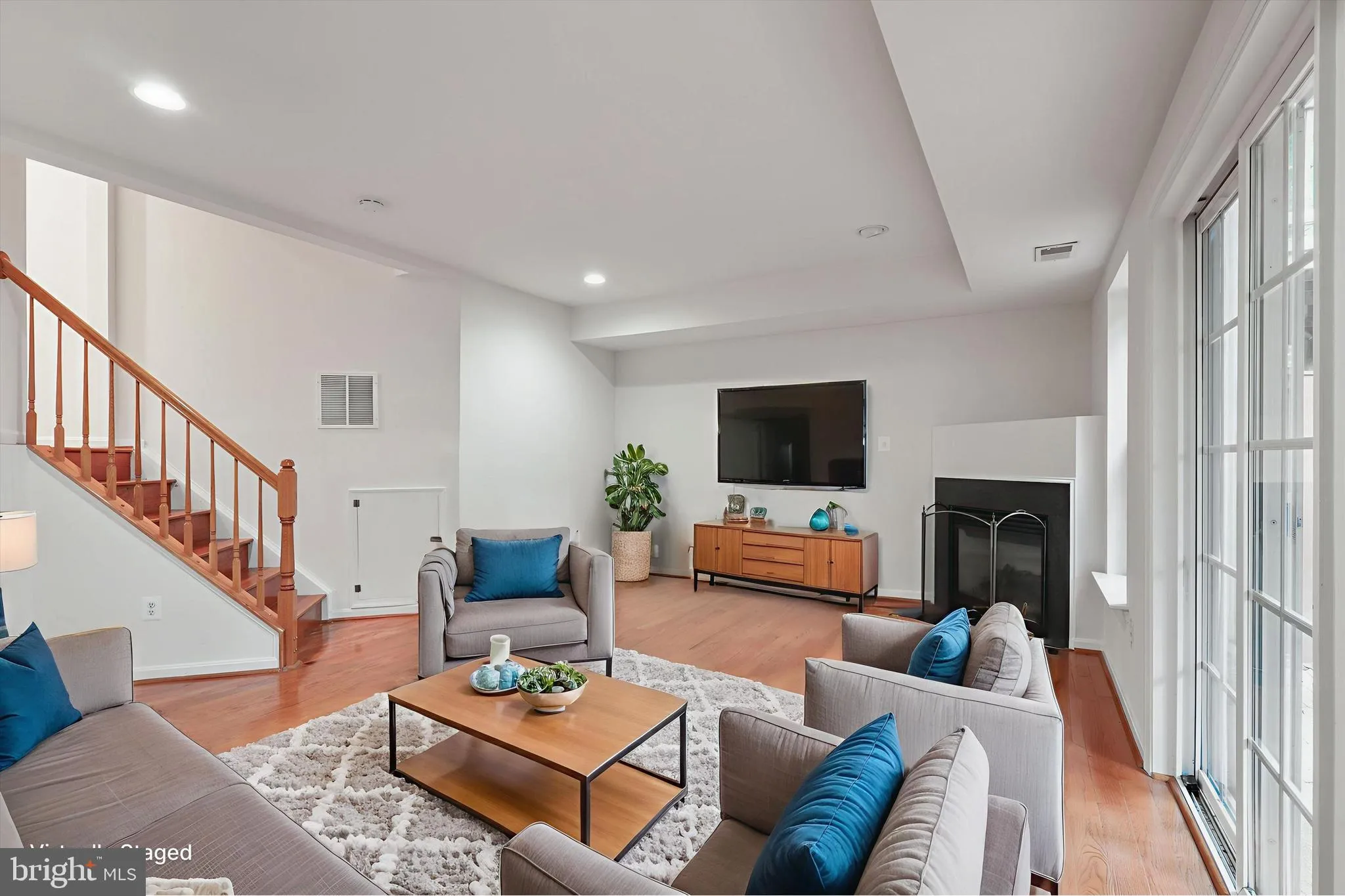 Alexandria, Virginia 22306, United States, 3 Bedrooms Bedrooms, ,4 BathroomsBathrooms,Residential,Active,166177