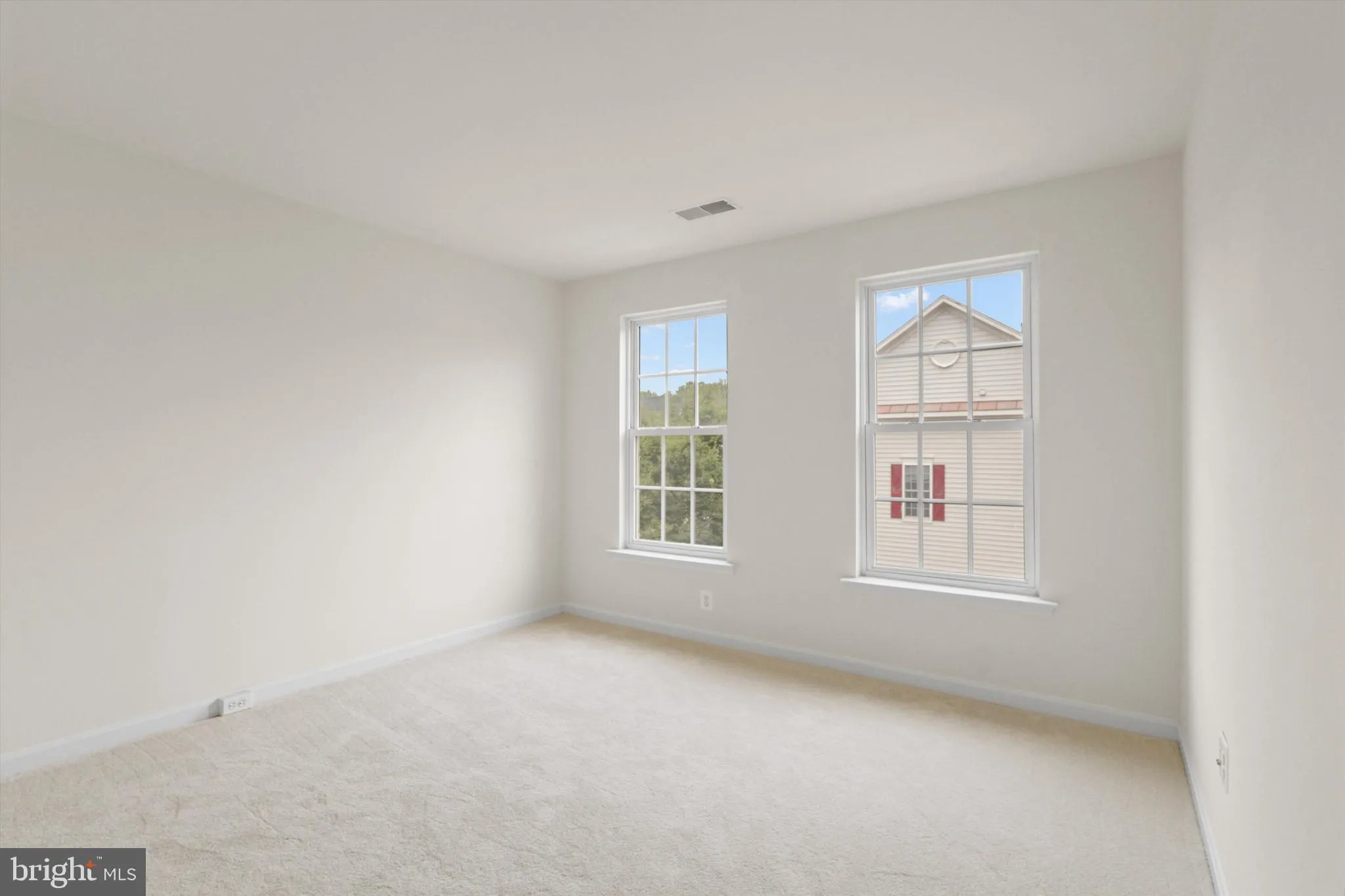 Alexandria, Virginia 22306, United States, 3 Bedrooms Bedrooms, ,4 BathroomsBathrooms,Residential,Active,166177