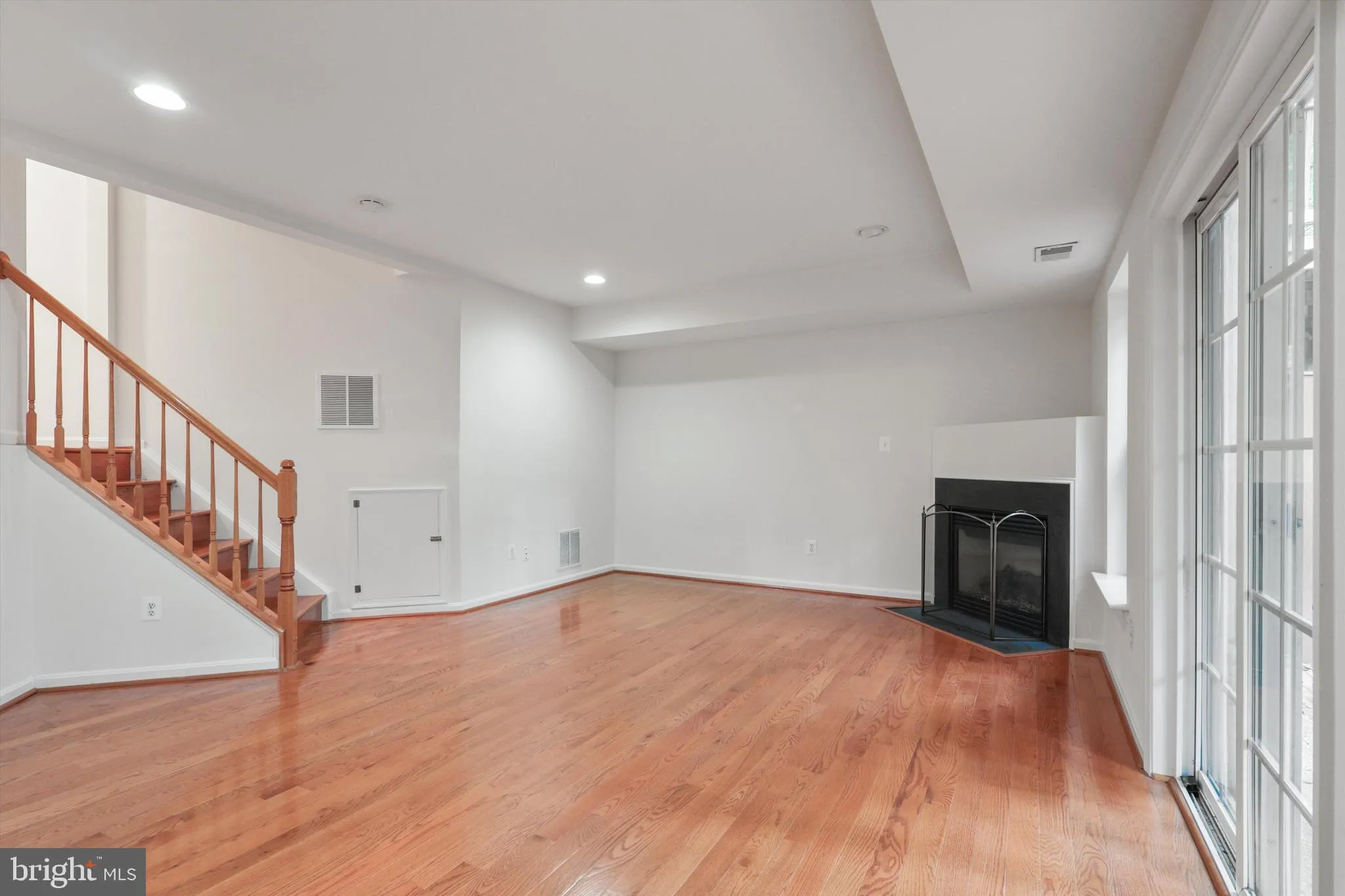 Alexandria, Virginia 22306, United States, 3 Bedrooms Bedrooms, ,4 BathroomsBathrooms,Residential,Active,166177