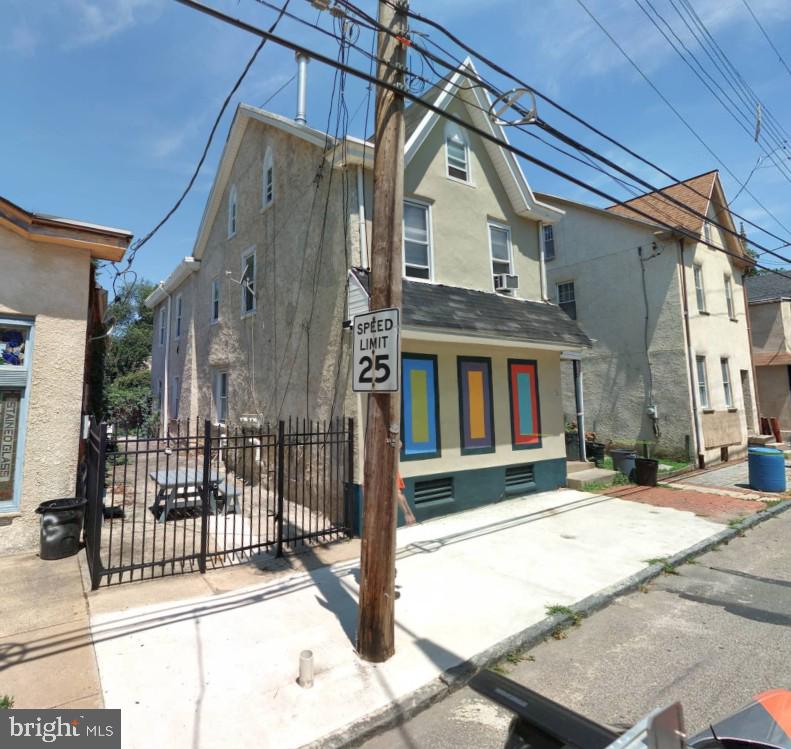 21 W HARVEY STREET
