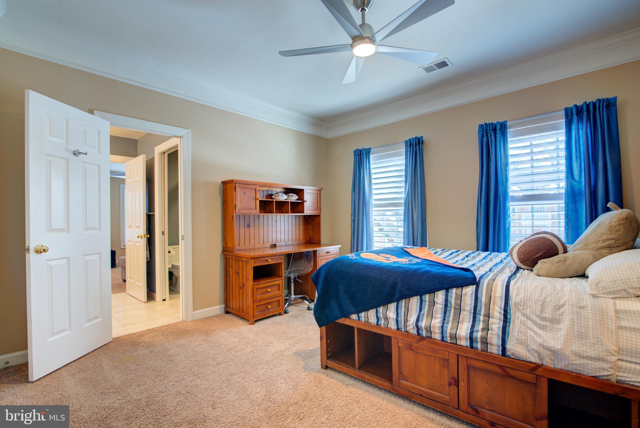 RIVER CREEK - Residential