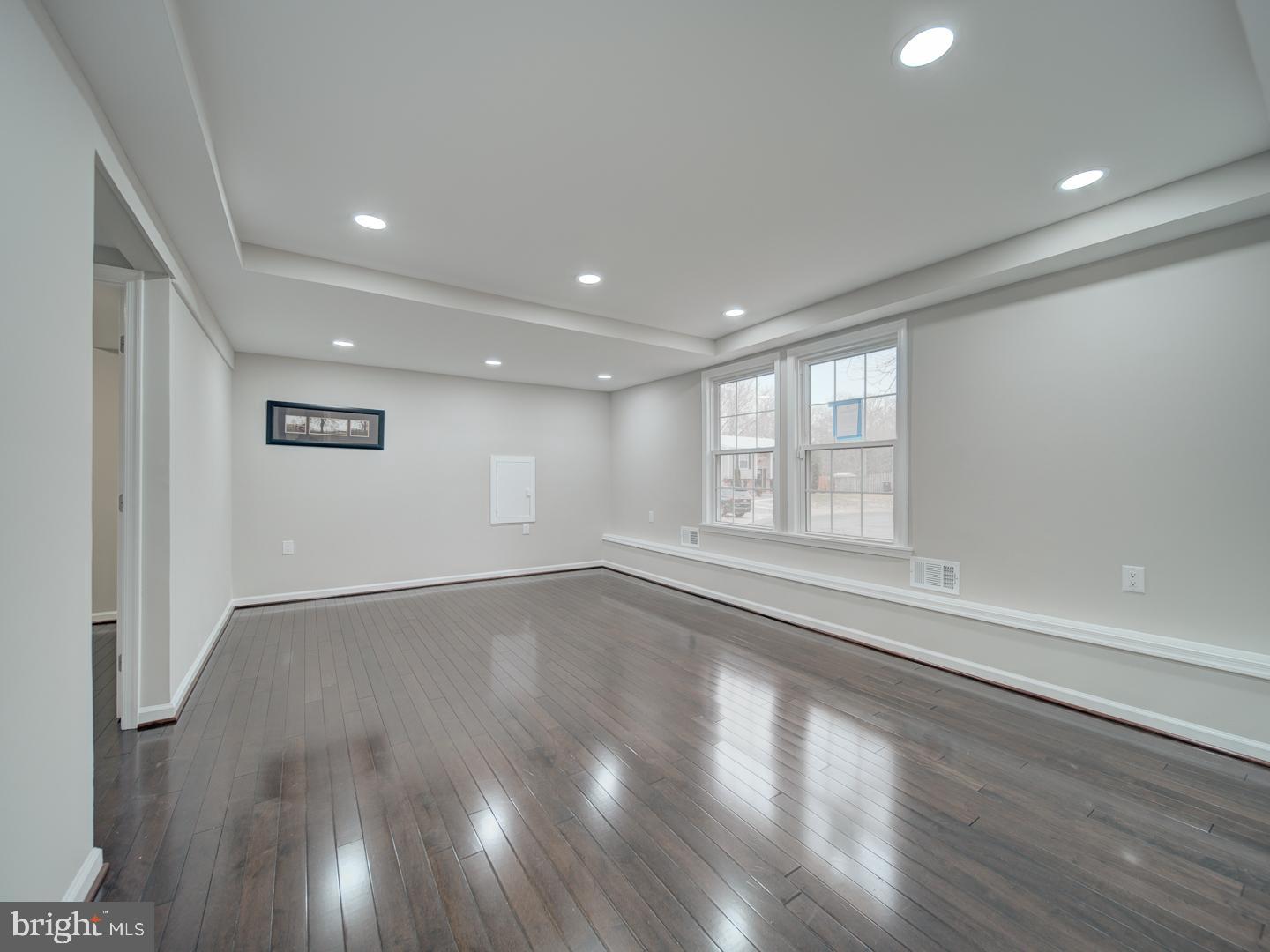 ST CHARLES BANNISTER - Residential