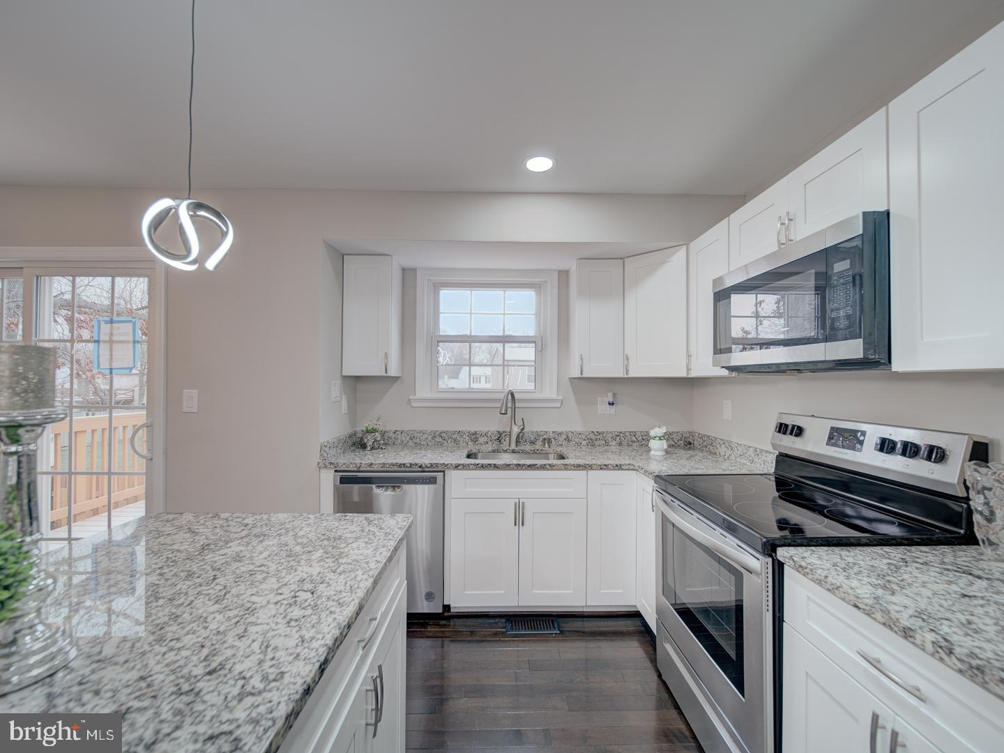 ST CHARLES BANNISTER - Residential