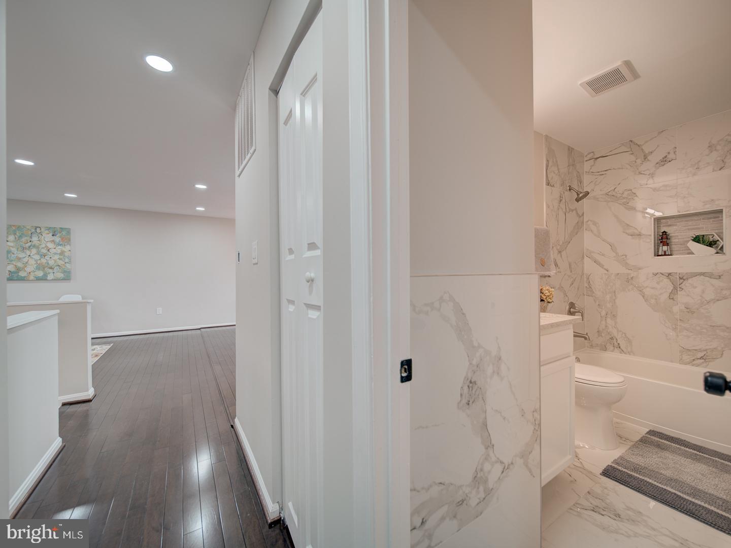 ST CHARLES BANNISTER - Residential