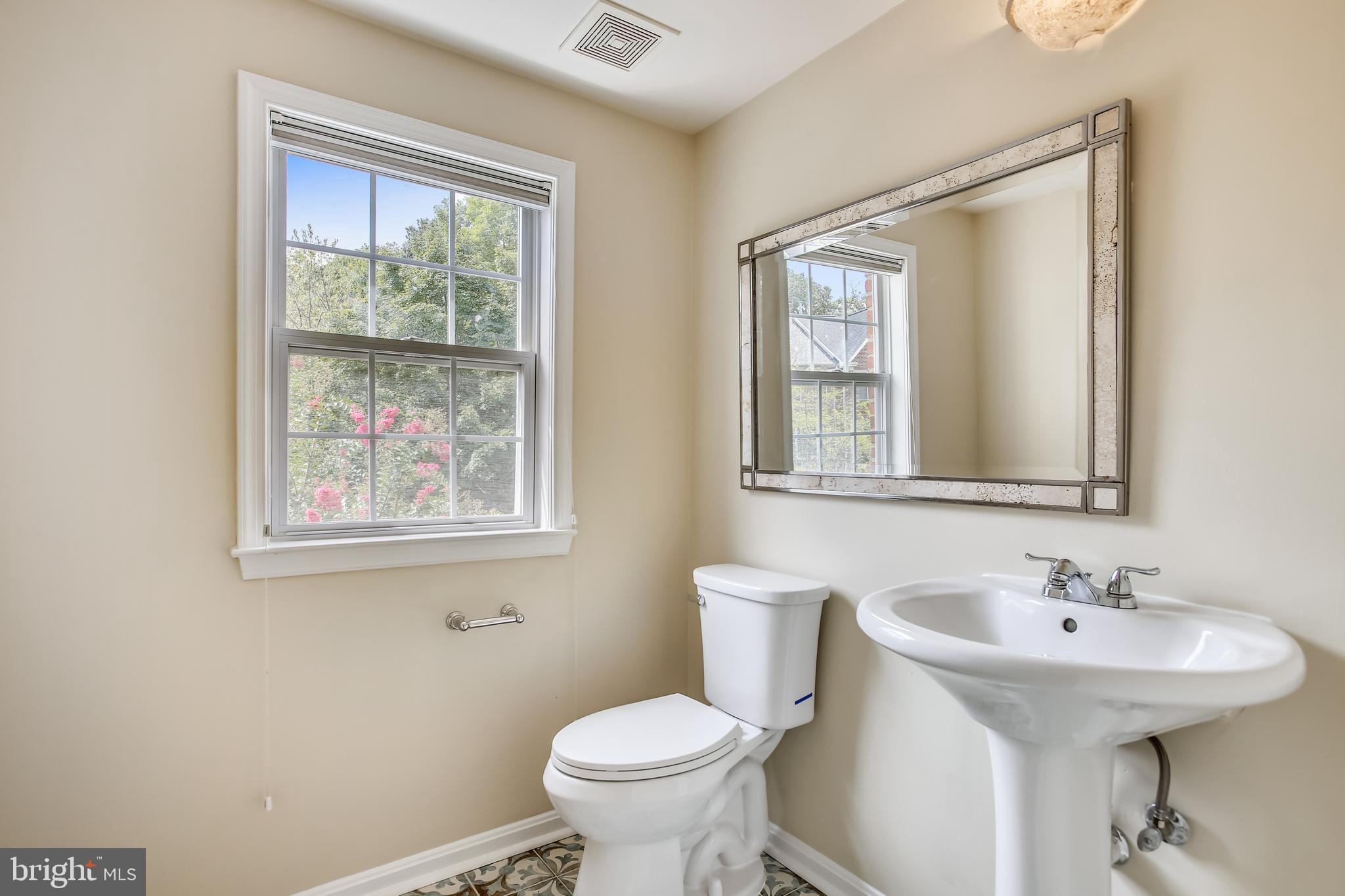 KINGSTOWNE - Residential