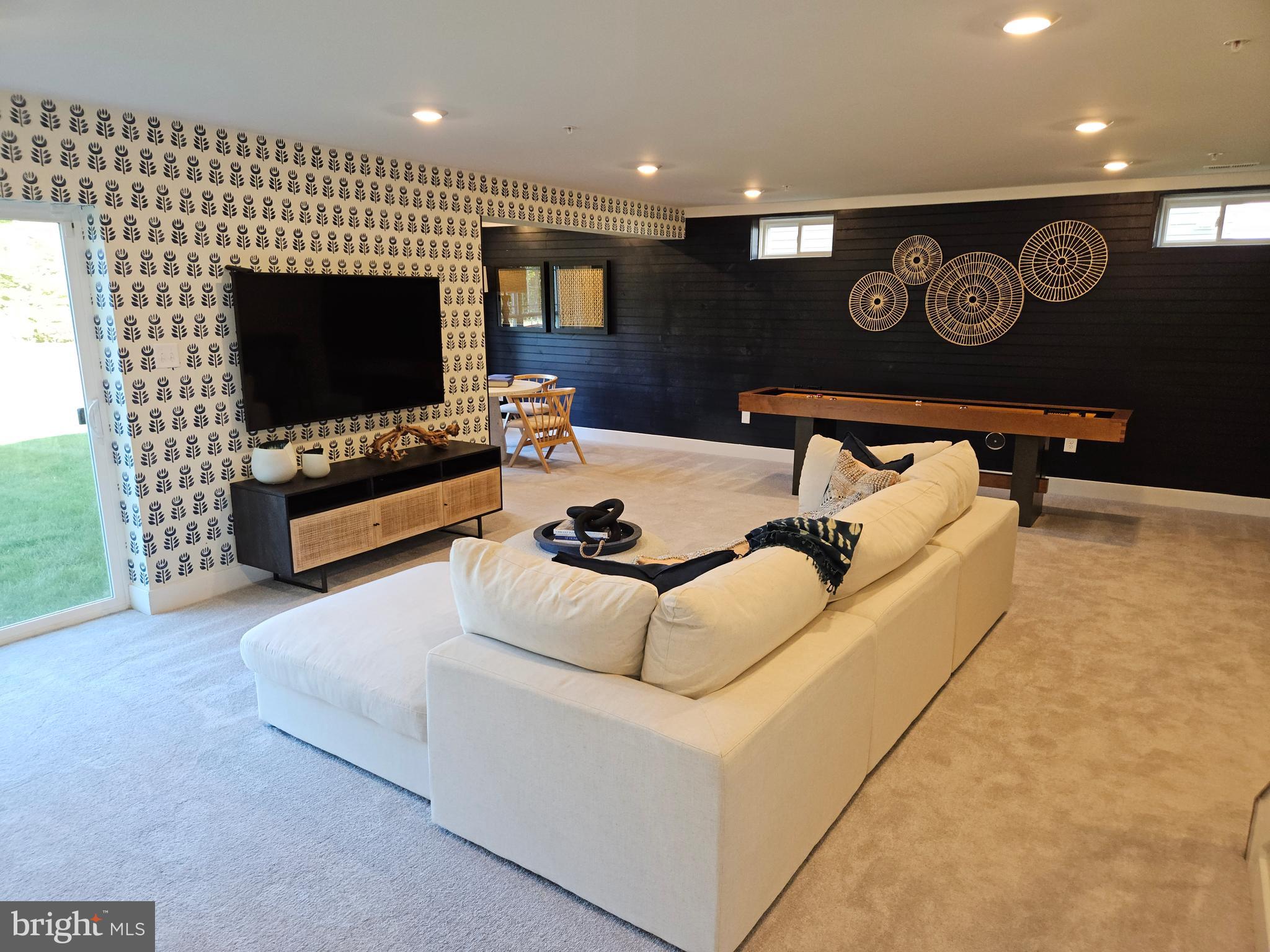 ST. CHARLES - Residential