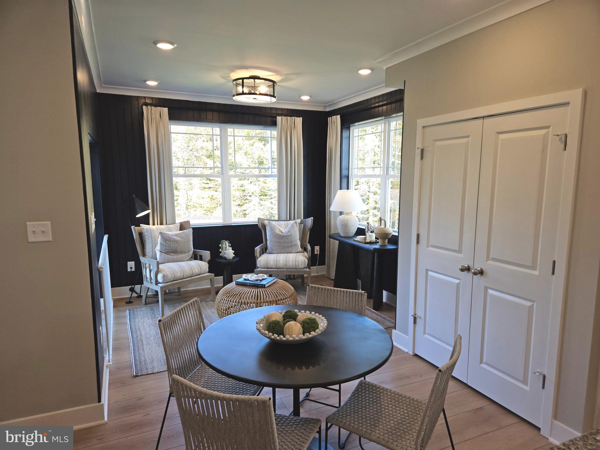 ST. CHARLES - Residential