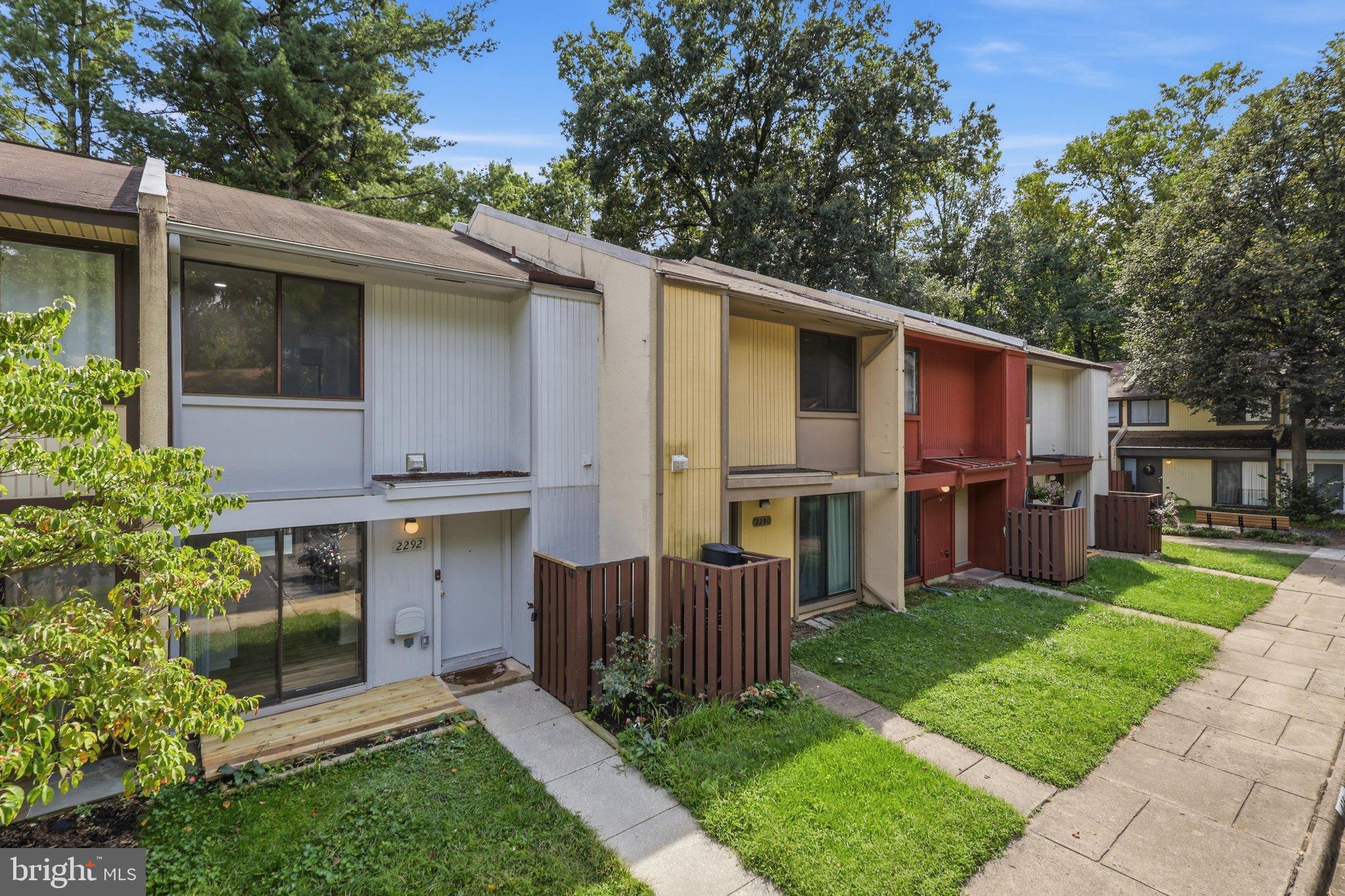 2292 WHITE CORNUS LANE