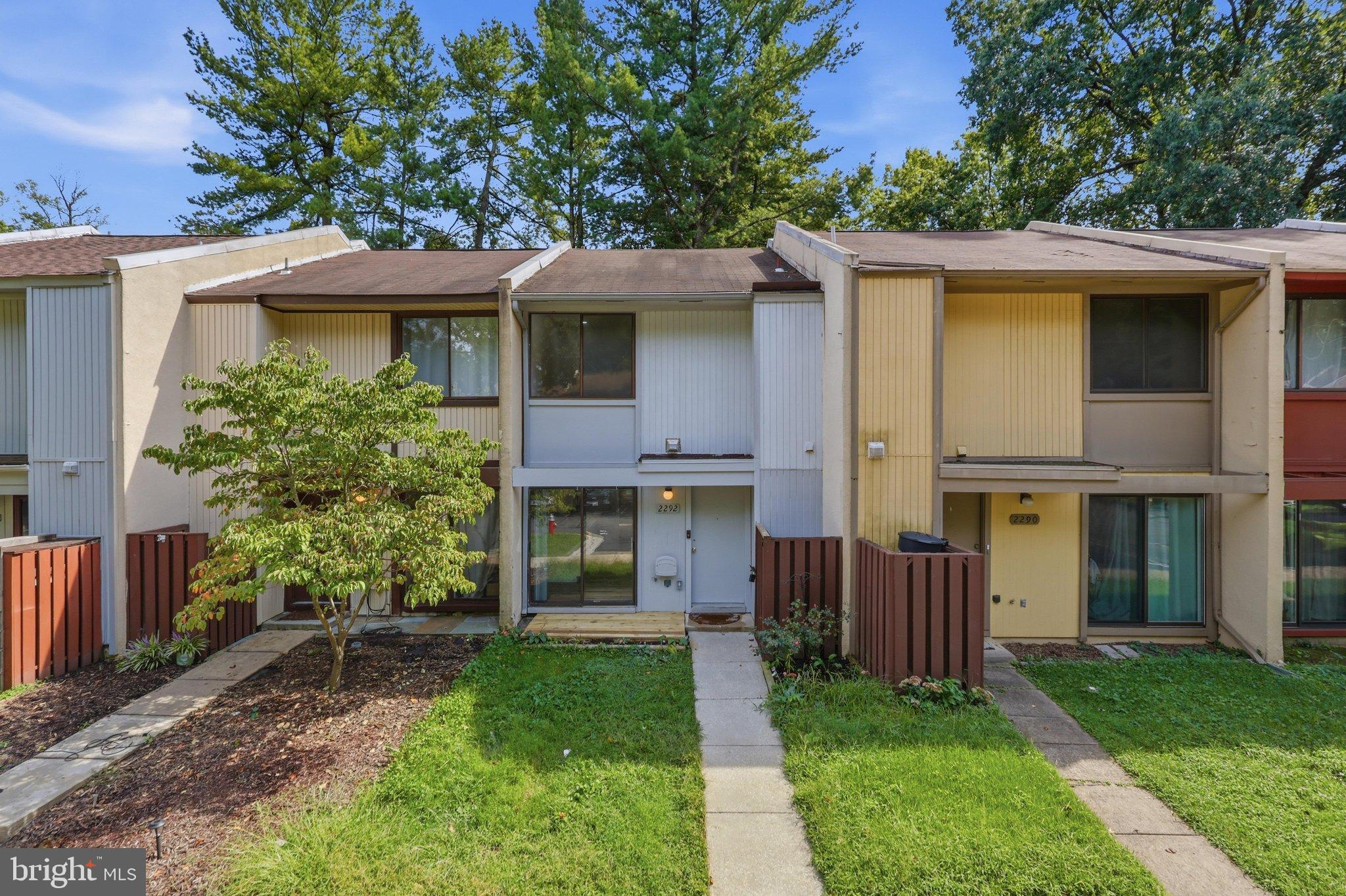 2292 WHITE CORNUS LANE