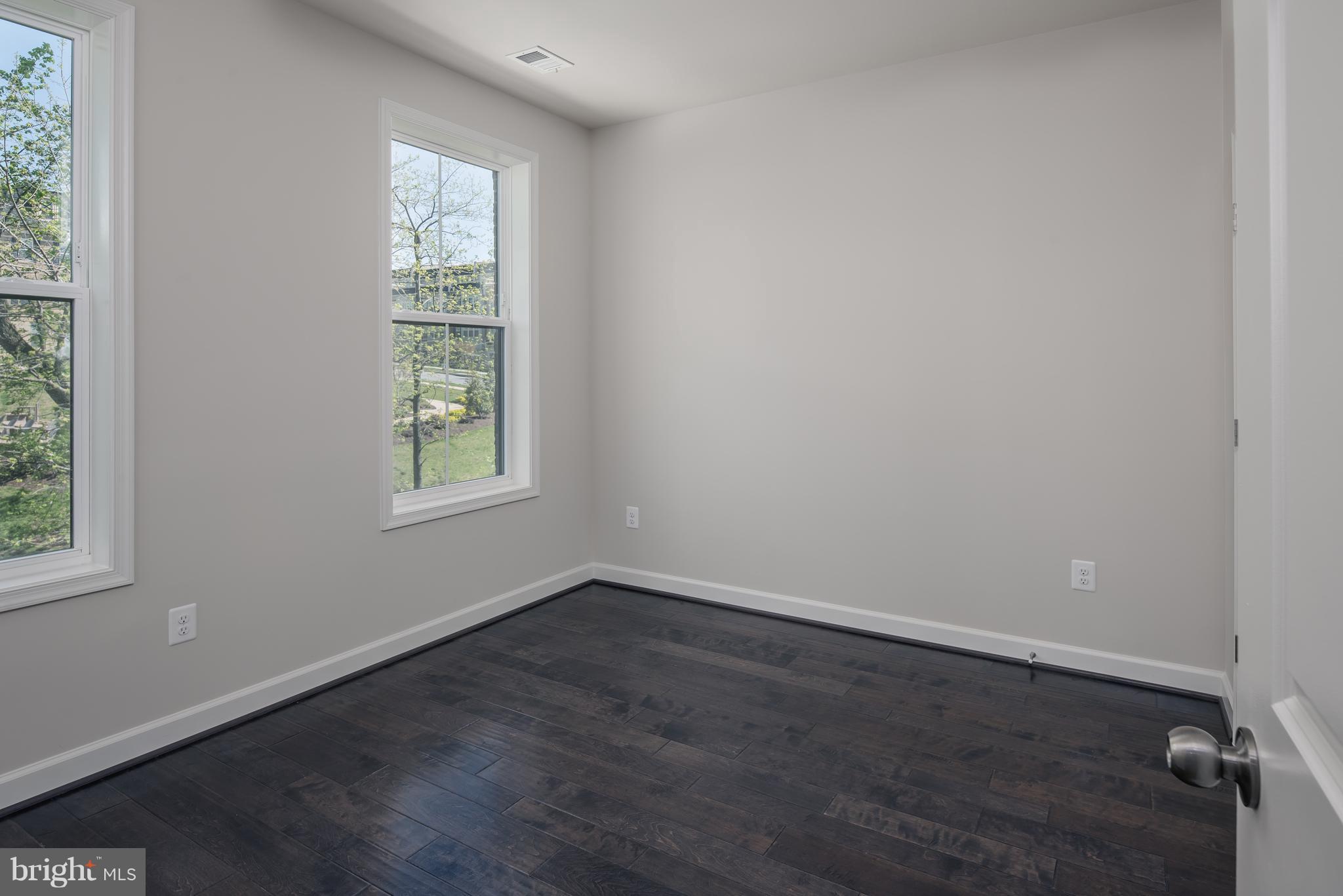 POTOMAC OVERLOOK - Residential