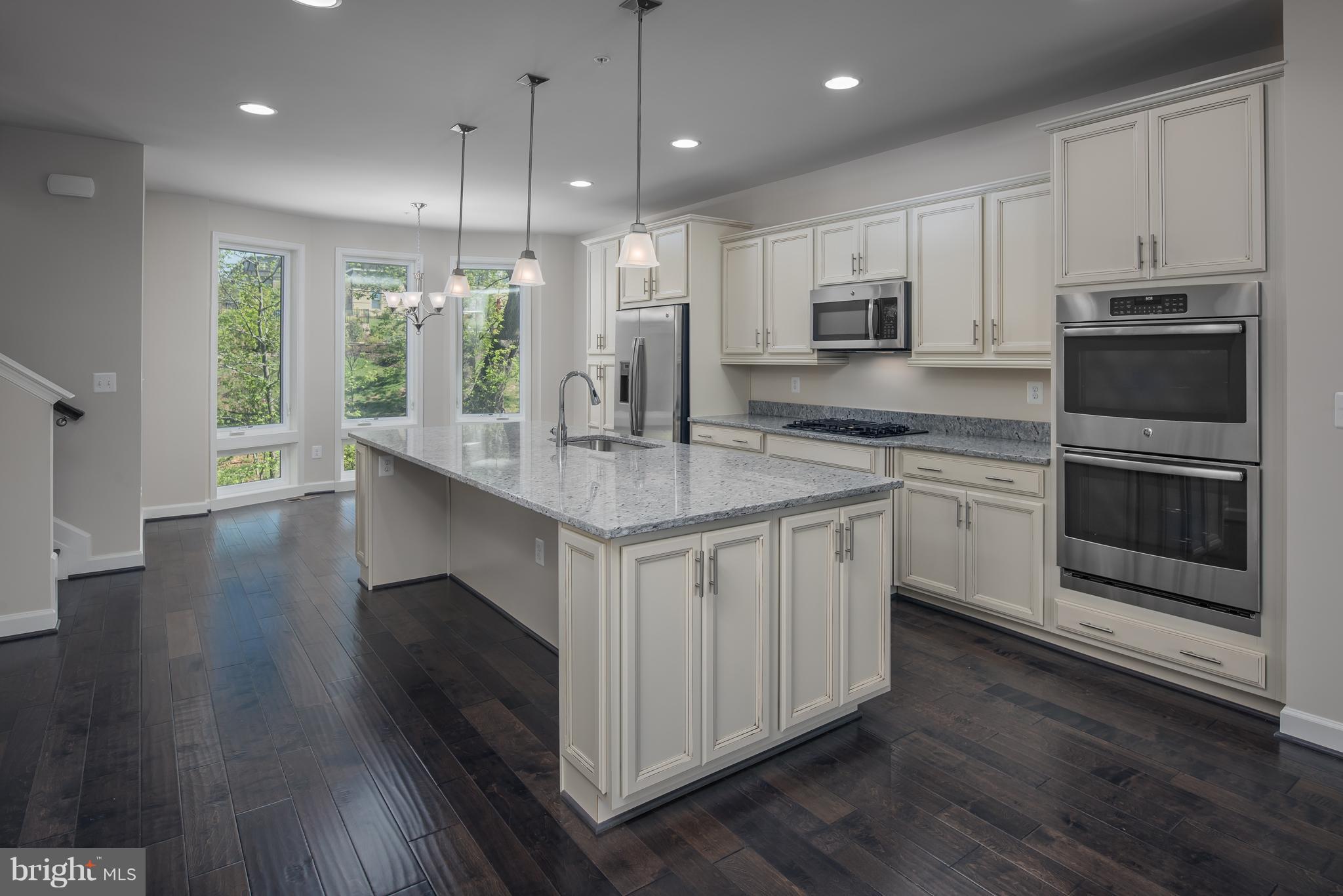 POTOMAC OVERLOOK - Residential