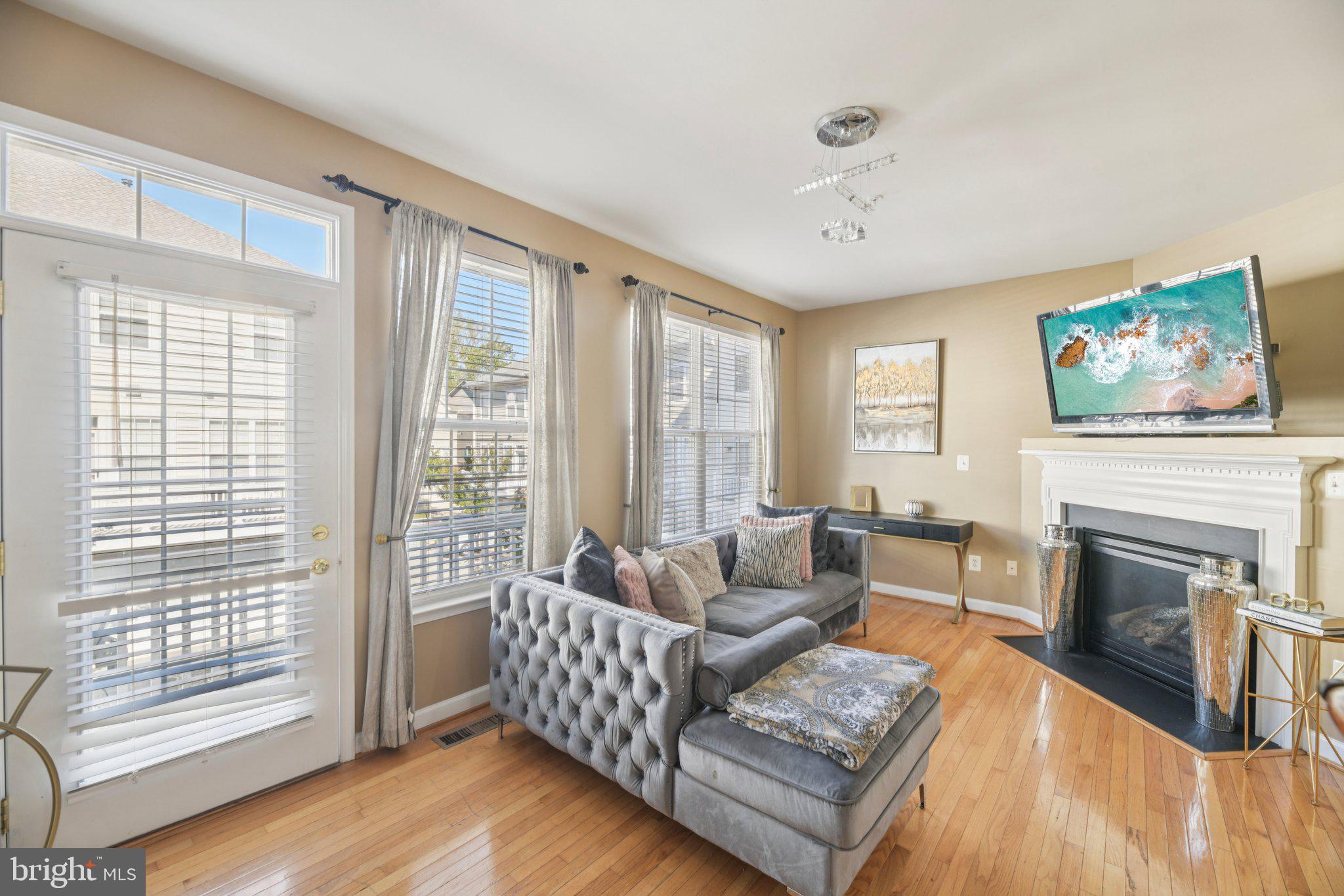4334 TALMADGE CIRCLE